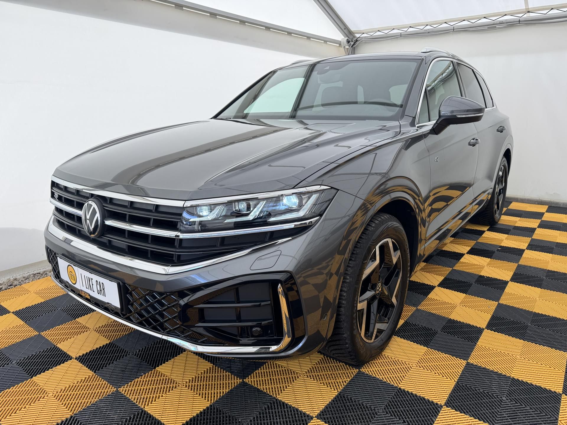 Volkswagen Touareg, 3.0Tdi*1-MAJ*DPH*HUD*R-LINE* - fotka 2