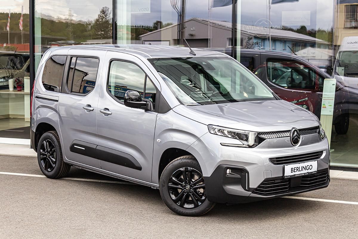 Citroën Berlingo, 1,2 PLUS benzín 110k + STYL - fotka 3
