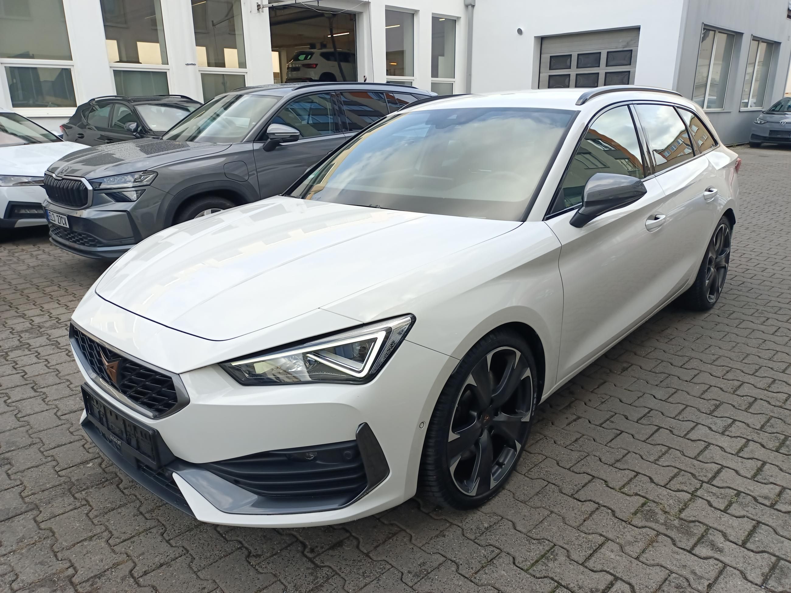 Cupra Leon, SP VZ 2.0 TSI 228kW 4x4 DSG - fotka 3