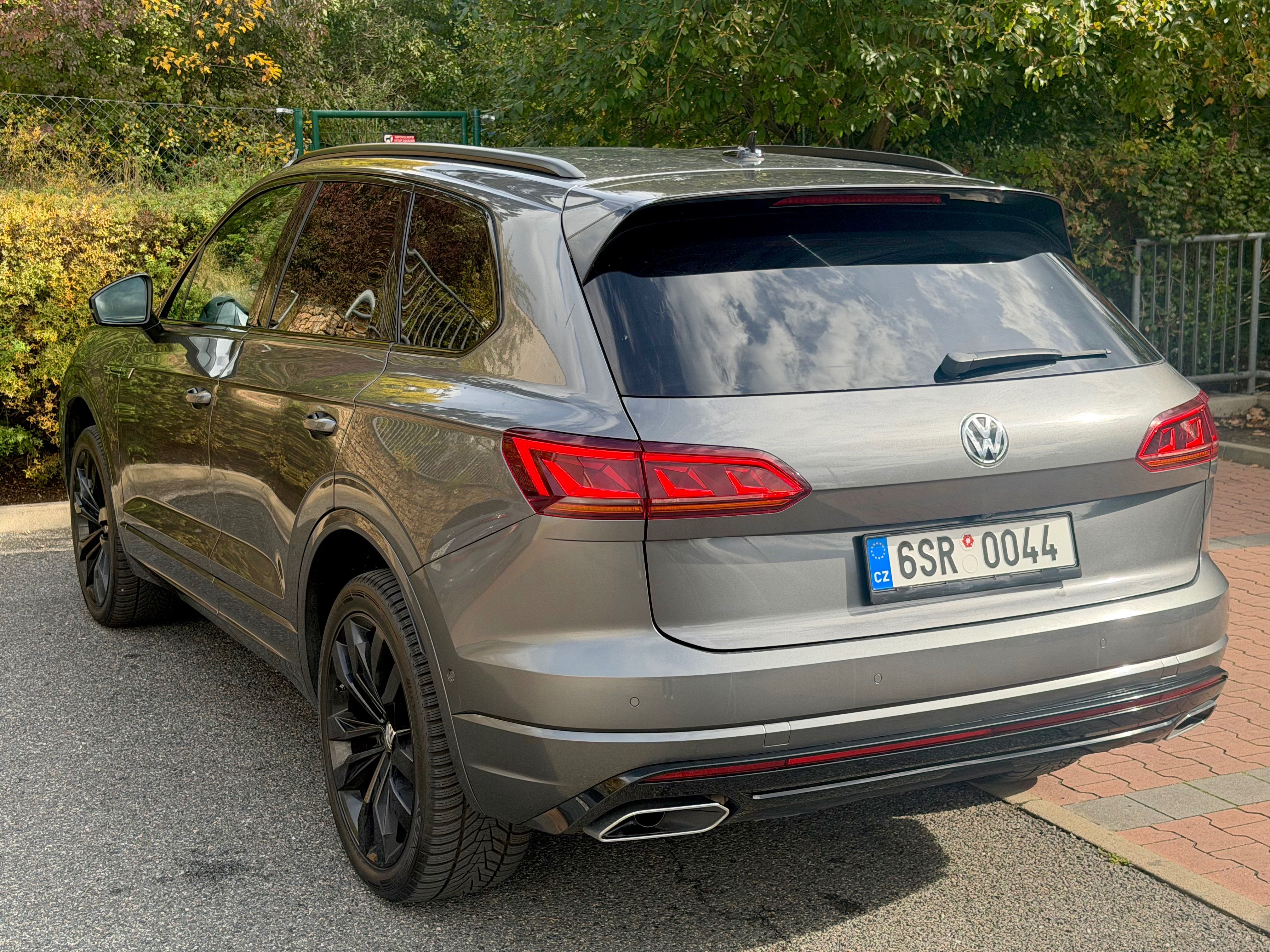 Volkswagen Touareg, R-line 3.0 210kW CZ vzduch taž - fotka 5