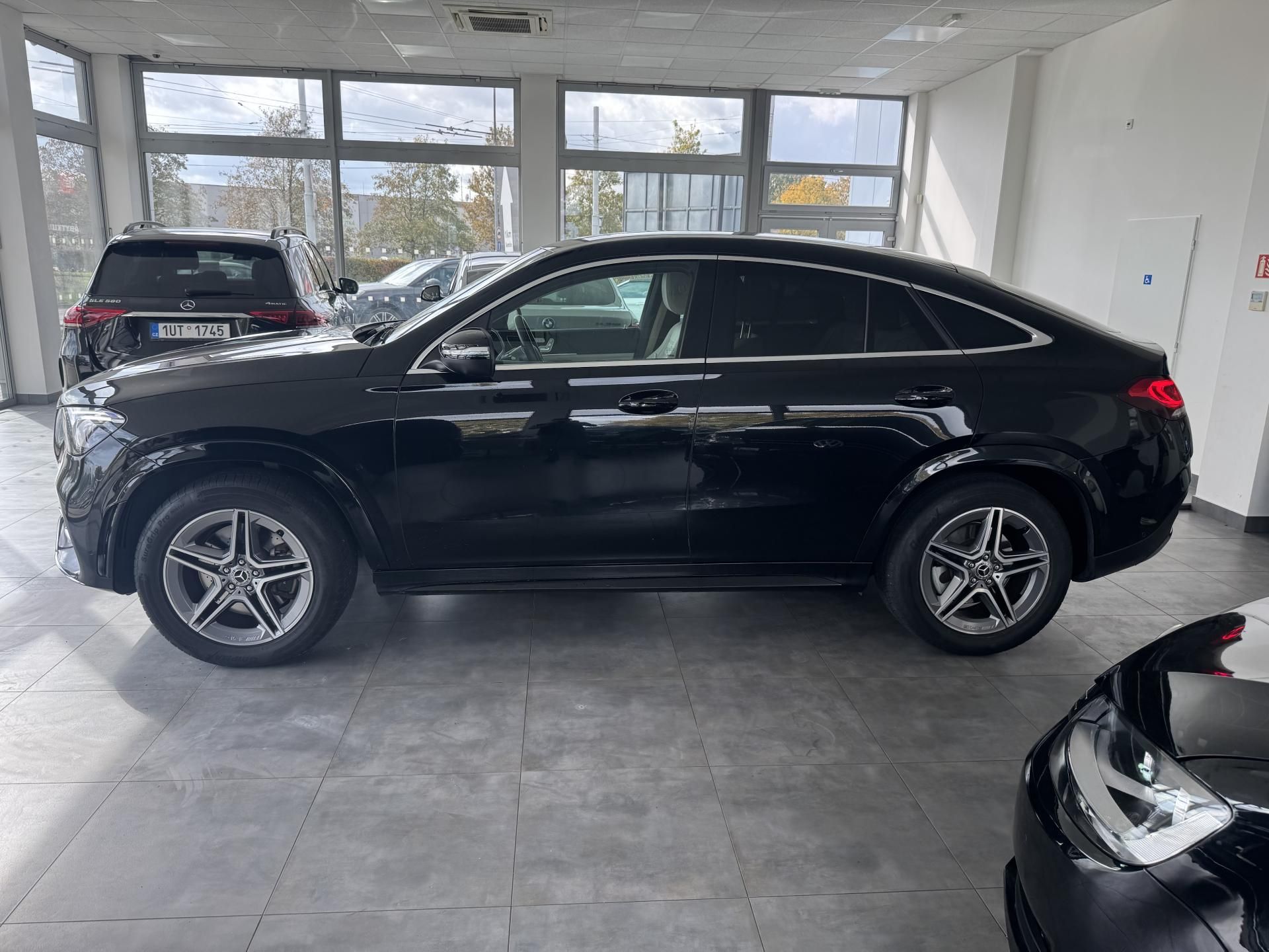 Mercedes-Benz GLE, 300d 4 MATIC AMG - fotka 4