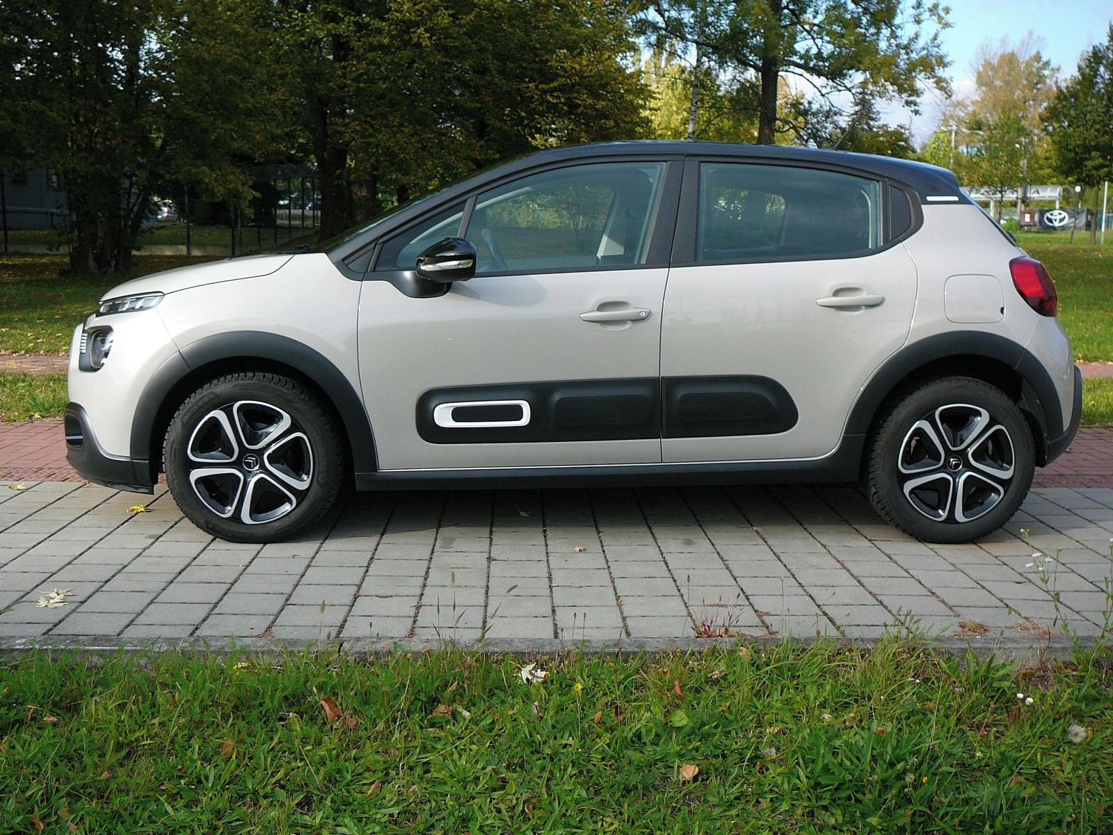 Citroën C3, 12i 81kW 1maj ČR - fotka 3