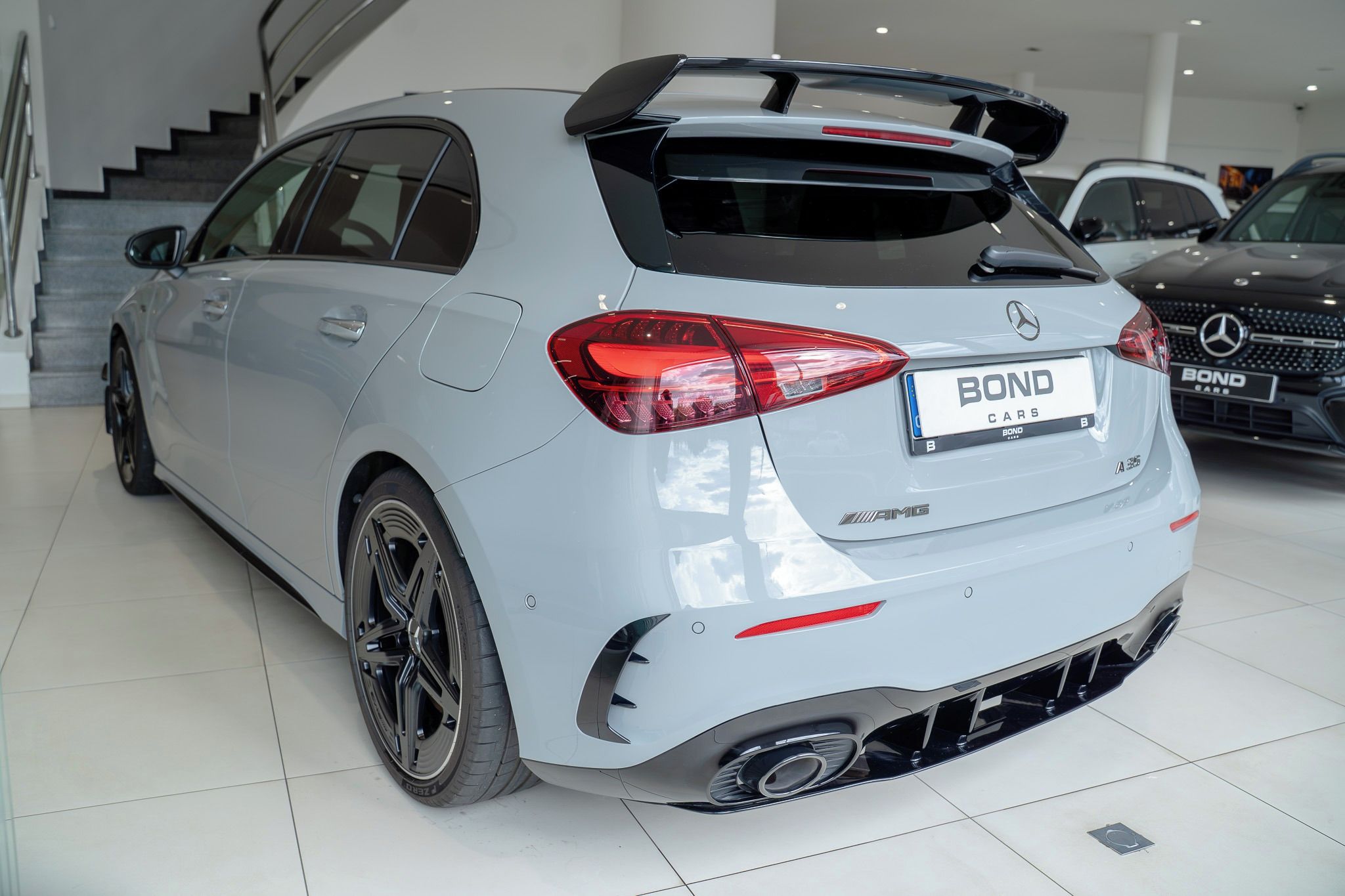 Mercedes-Benz Třídy A, 35 AMG 4M/AERO/PANO/LED/TOP - fotka 4