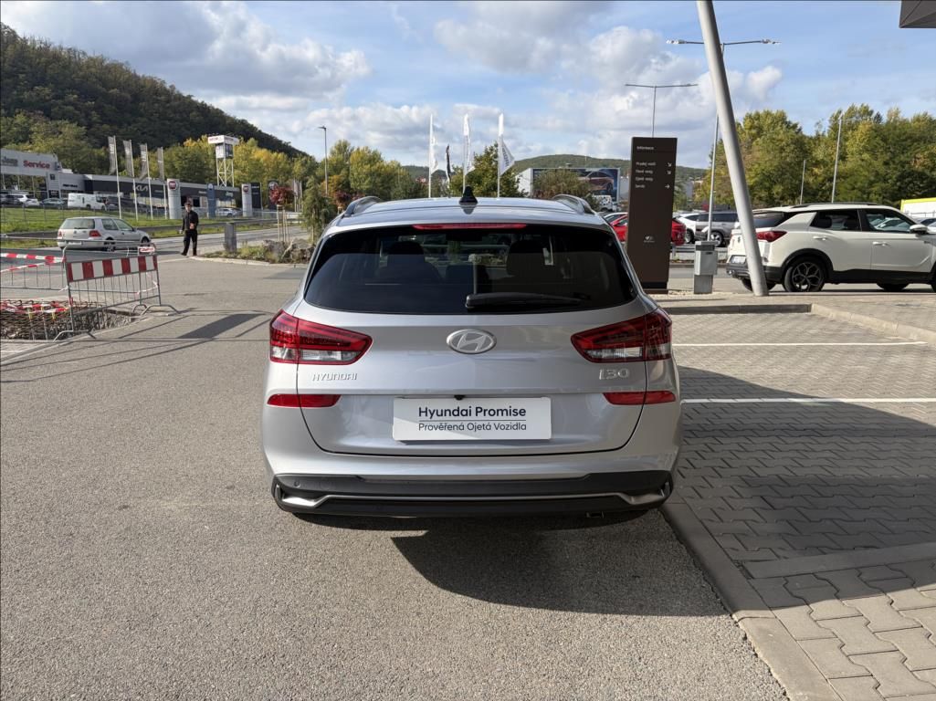 Hyundai i30, 1,6 T-GDI DCT  WG FL Go Czech - fotka 6