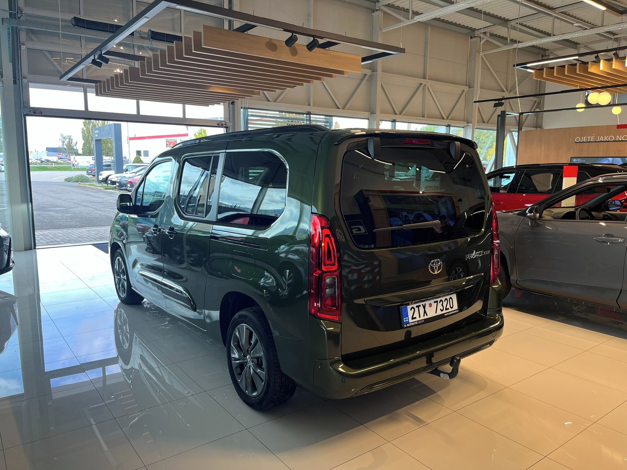 Toyota Proace City Verso, 1.5D 8AT VIP L2 7s TAŽNÉ - fotka 6