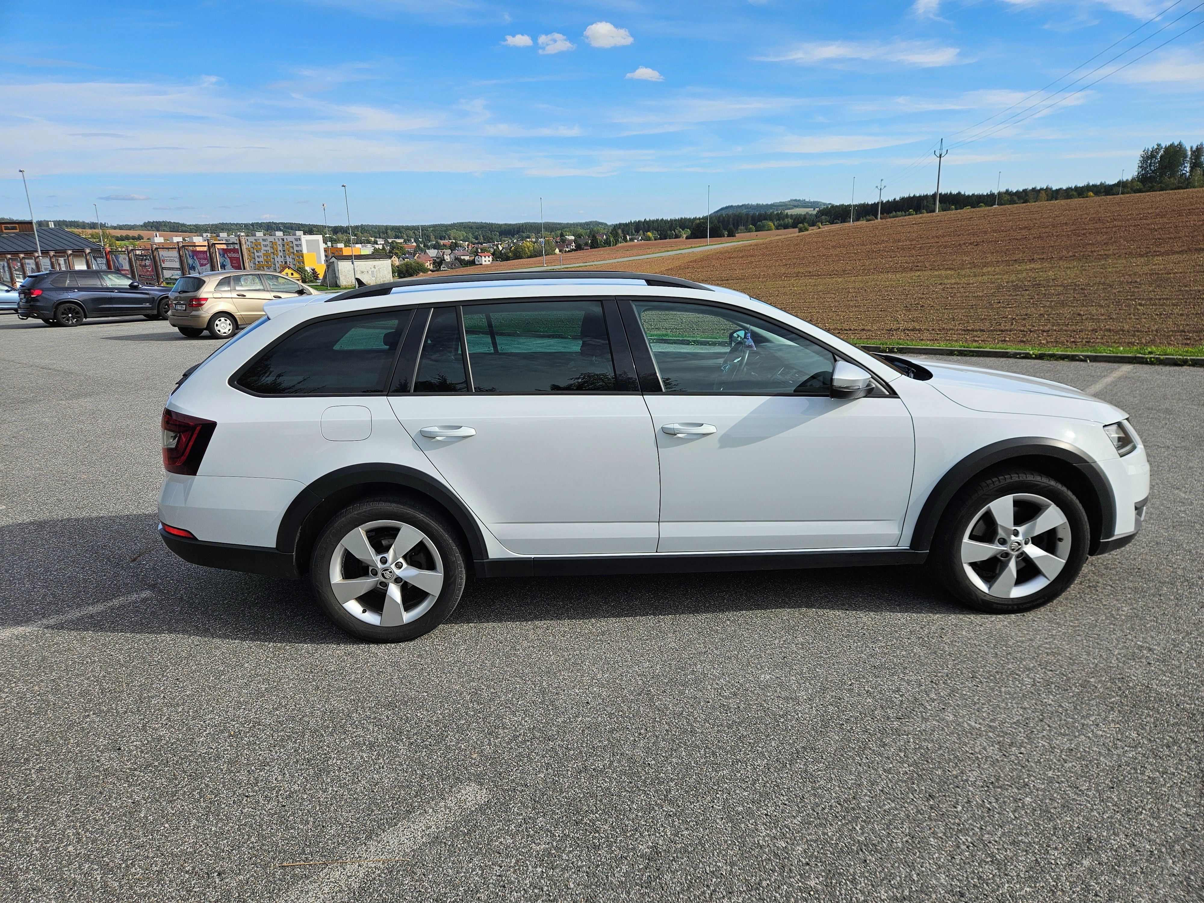 Škoda Octavia, Scout, výborný stav - fotka 5