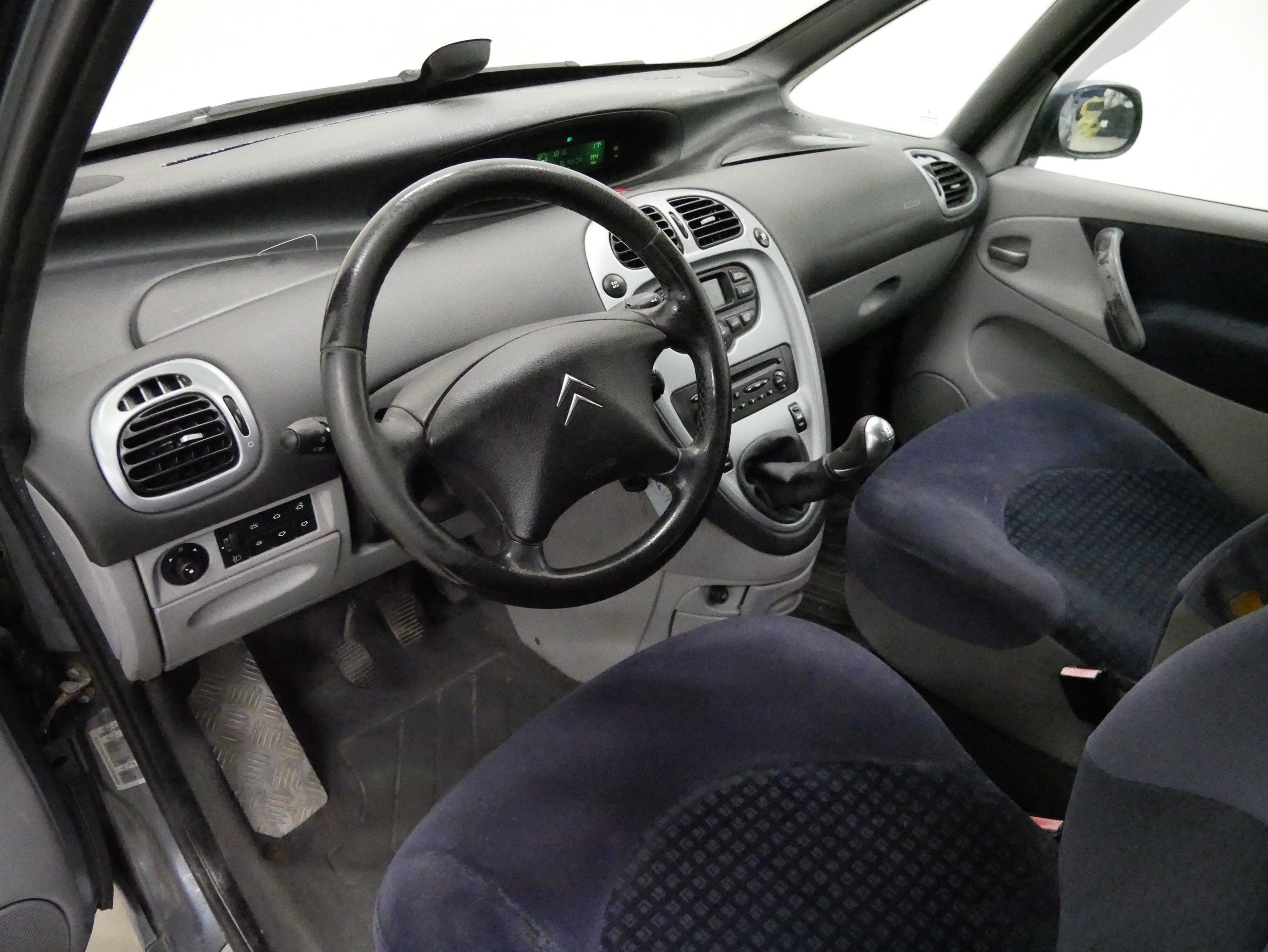 Citroën Xsara Picasso, 1,6 HDi 80kW Exclusive - fotka 5