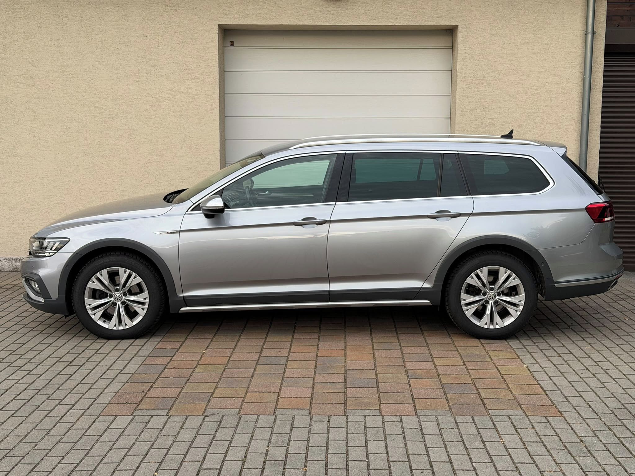 Volkswagen Passat, Alltrack 2.0 TDI 140 kW DSG 4M - fotka 3