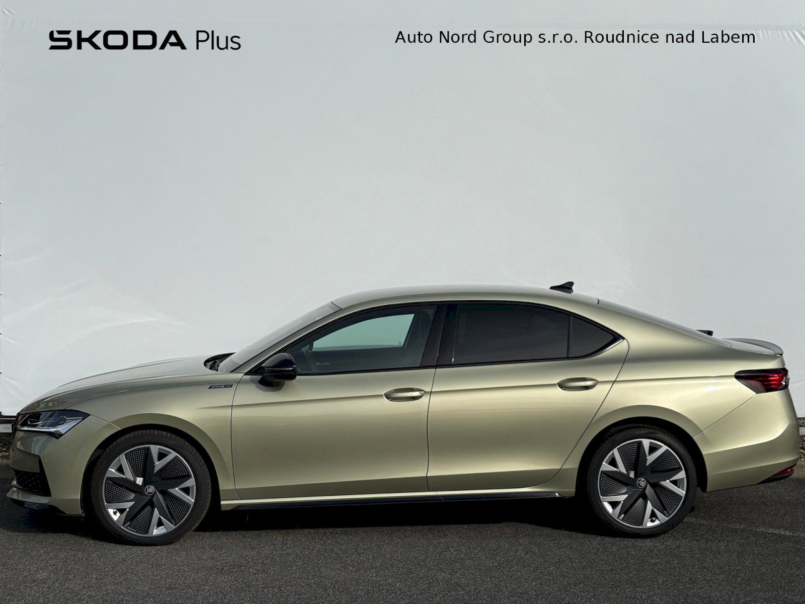 Škoda Superb, SportLine 2.0 TDI / 110 kW DSG - fotka 3