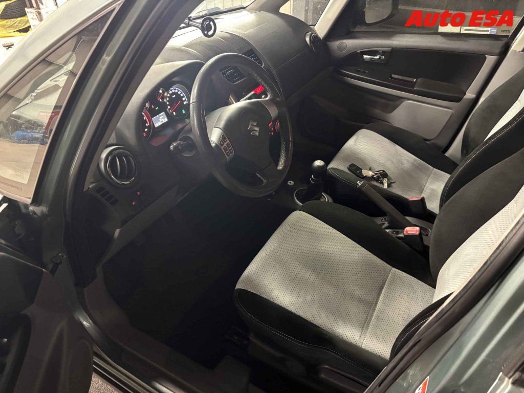 Suzuki SX4, 1.6 4x4,autoAC - fotka 3