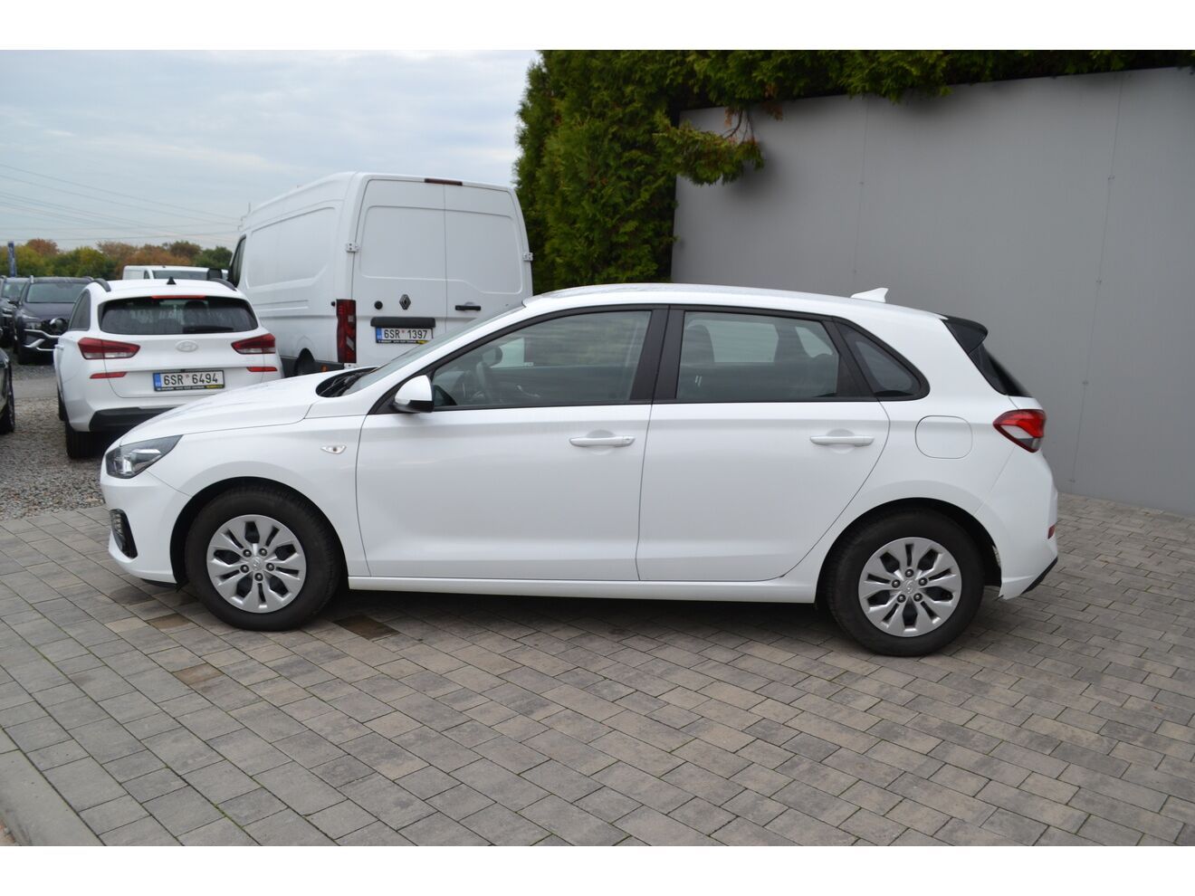 Hyundai i30, 22 HB 1,5I MT START PLUS - fotka 2