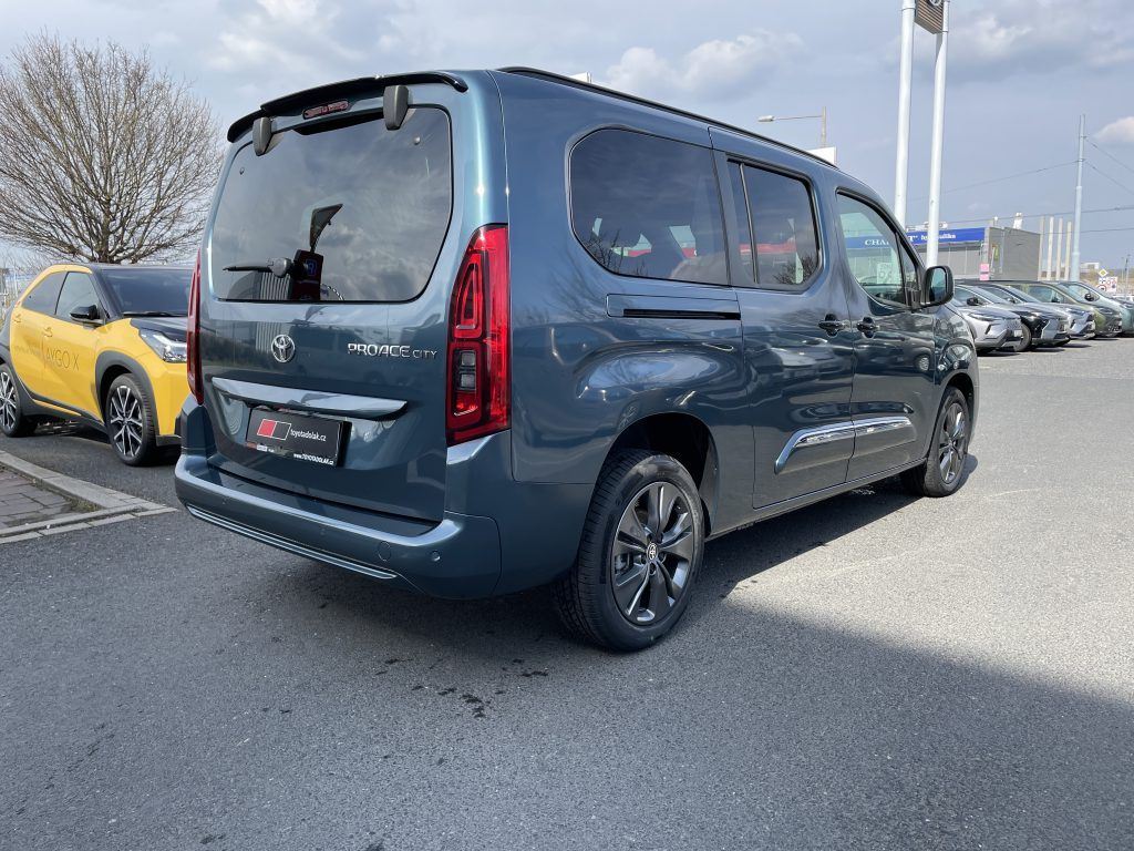 Toyota Proace City Verso, 1.5D 130k Family ODBĚR 11/2026 - fotka 3