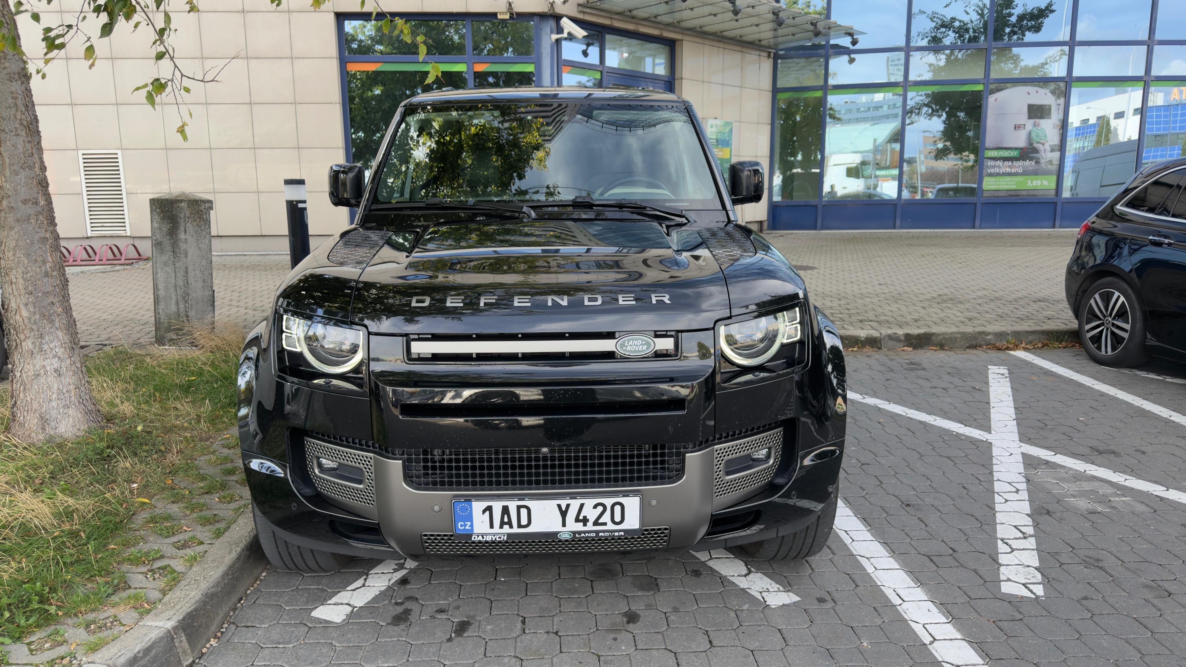 Land Rover Defender, 110 D250 X-Dymanic - fotka 4