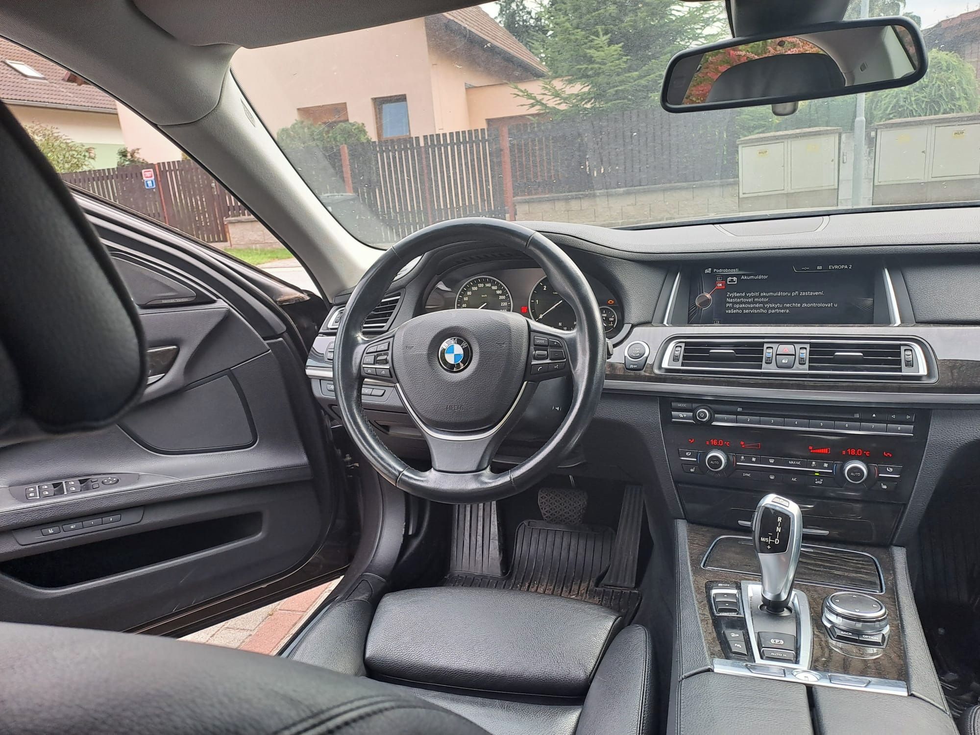 BMW Řada 7 - fotka 4