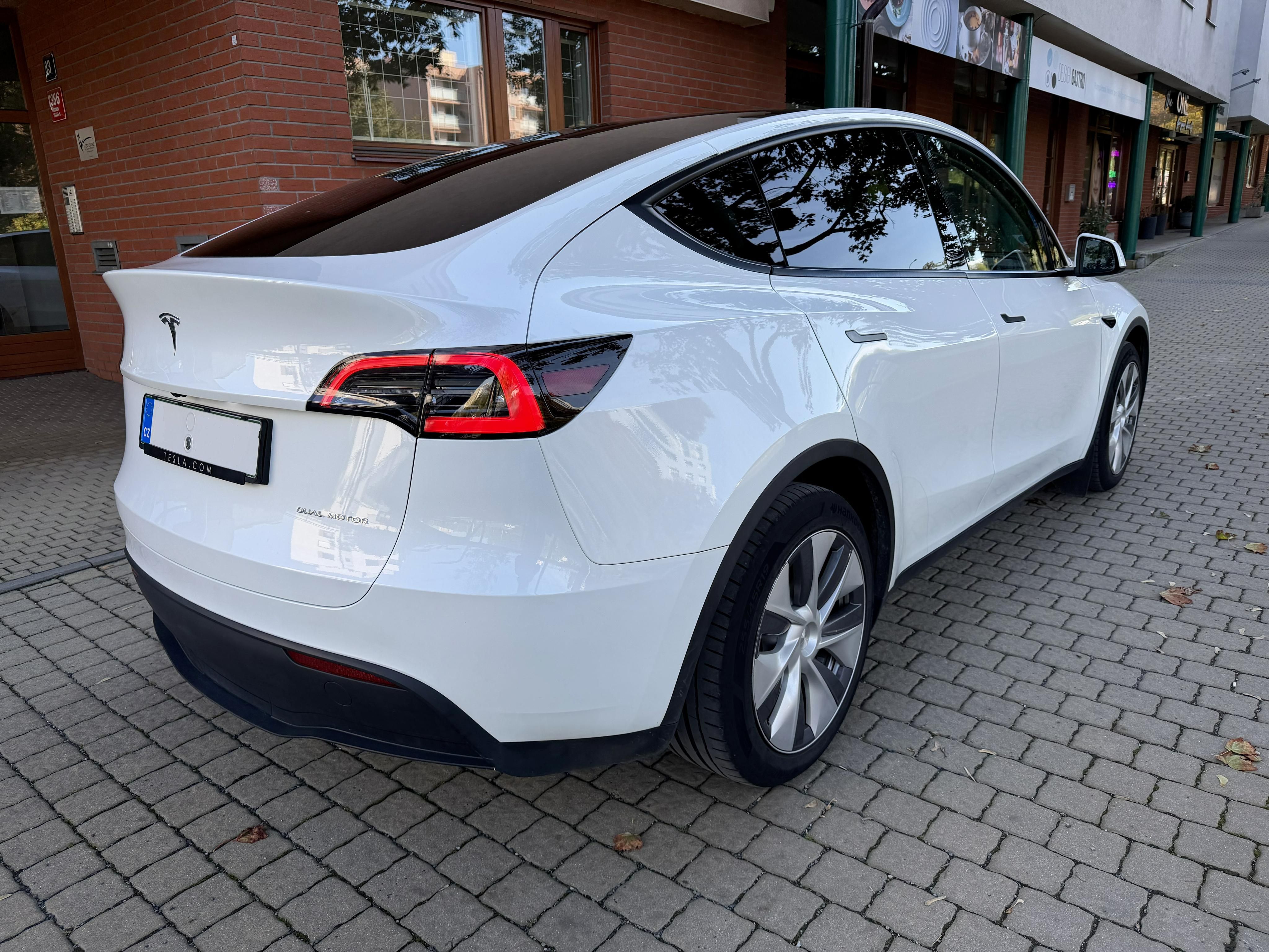Tesla Model Y, DualM Long Range AWD 2024 HW.4 - fotka 3