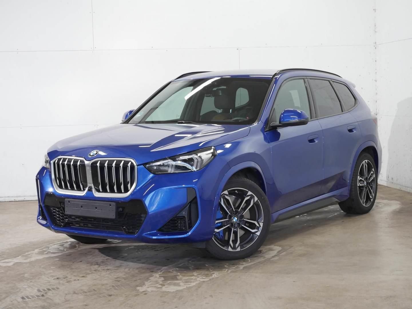 BMW X1, X1 23i xDrive Tažné Harman