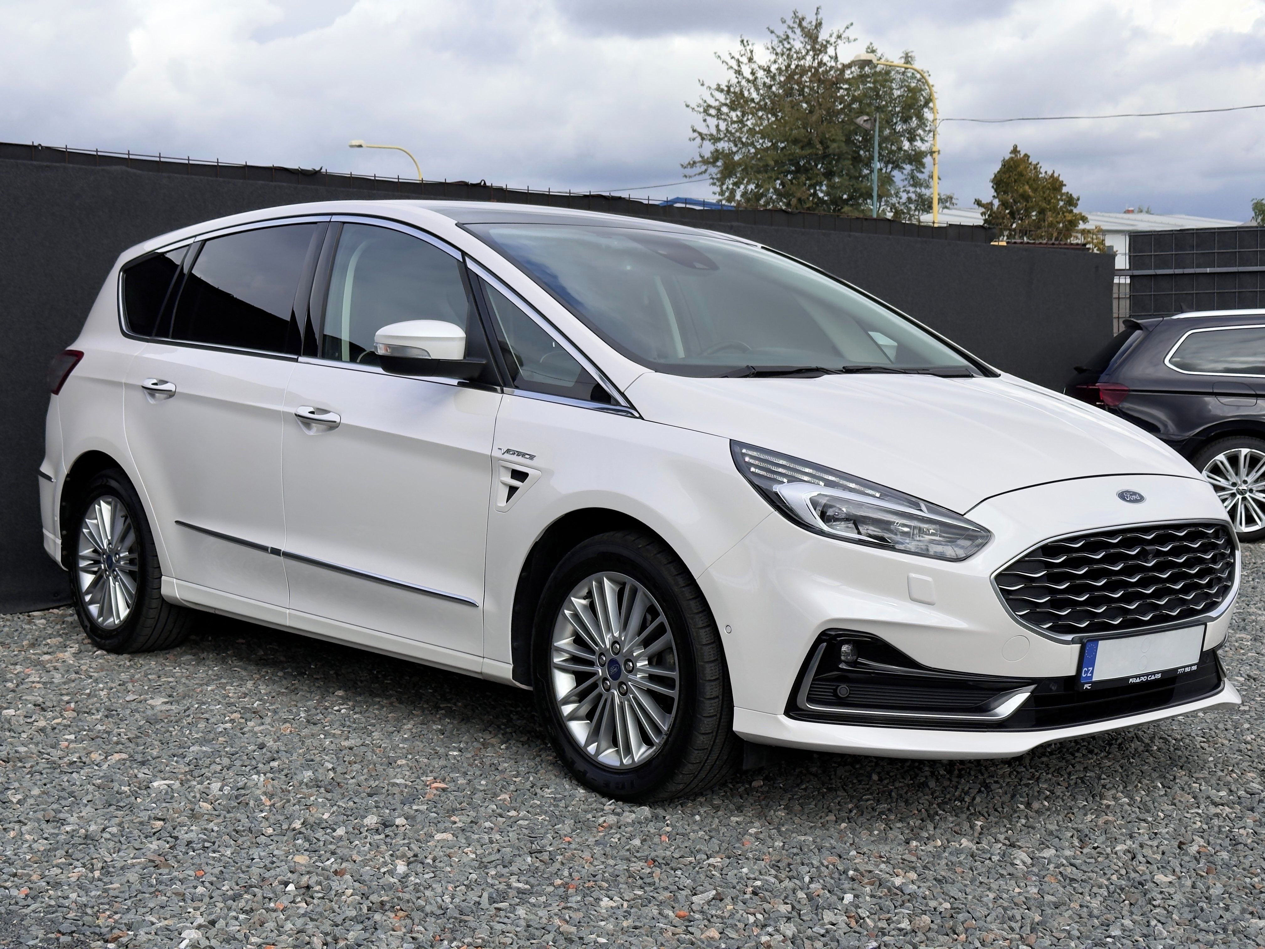 Ford S-MAX, 2.0 TDCi 140kW Vignale | 7míst - fotka 3