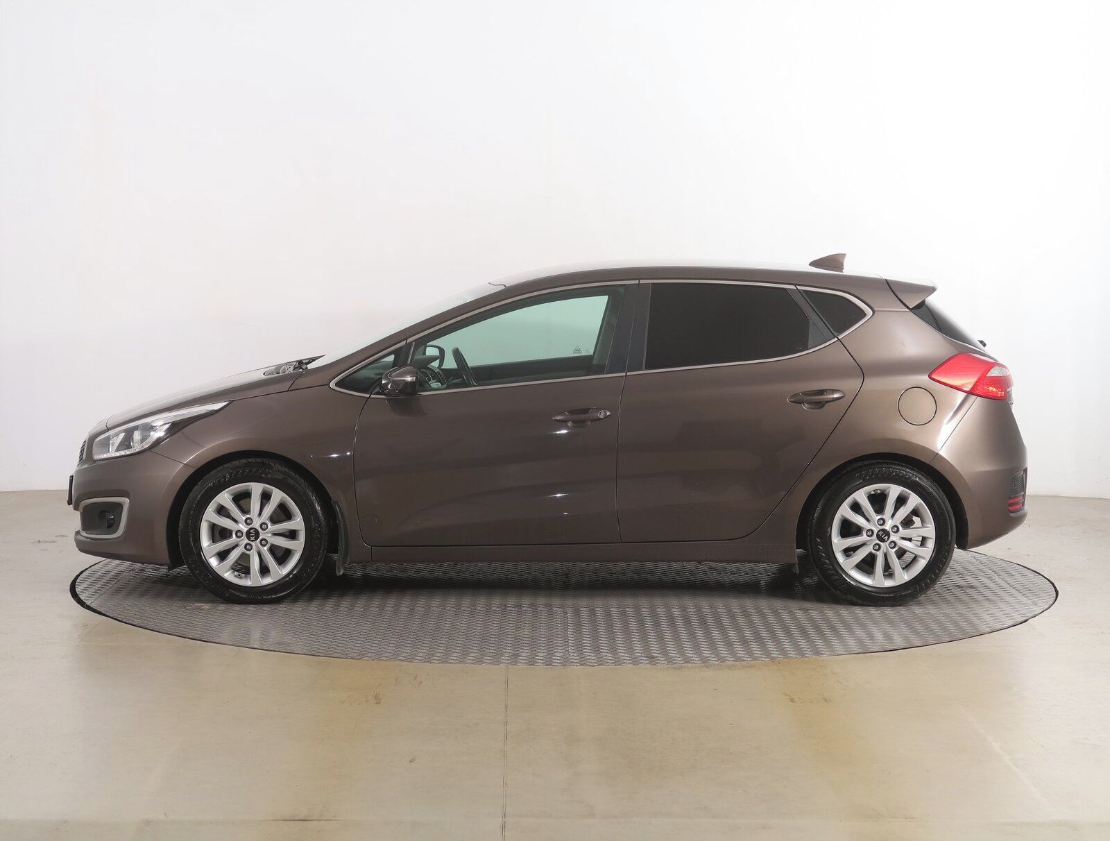 Kia Cee´d, 1.6 GDI, Gold, Serv.kniha - fotka 3