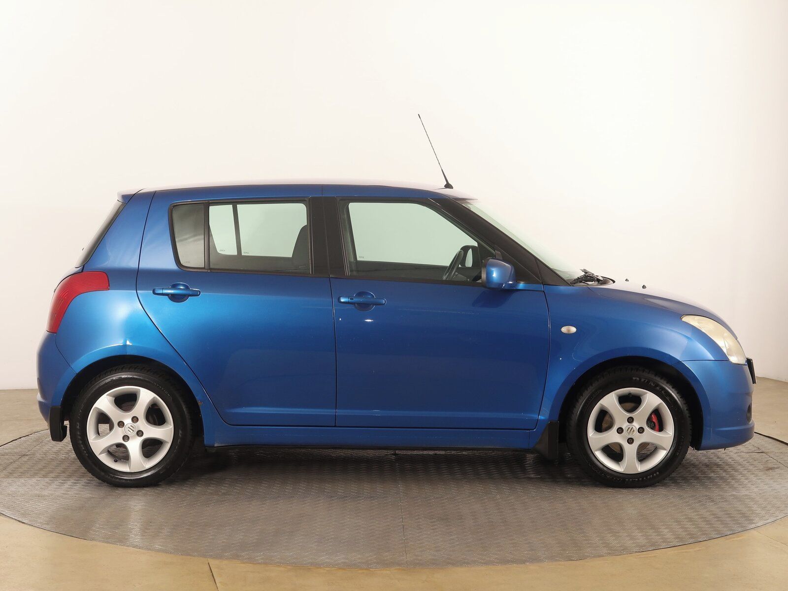 Suzuki Swift, 1.3 - fotka 6