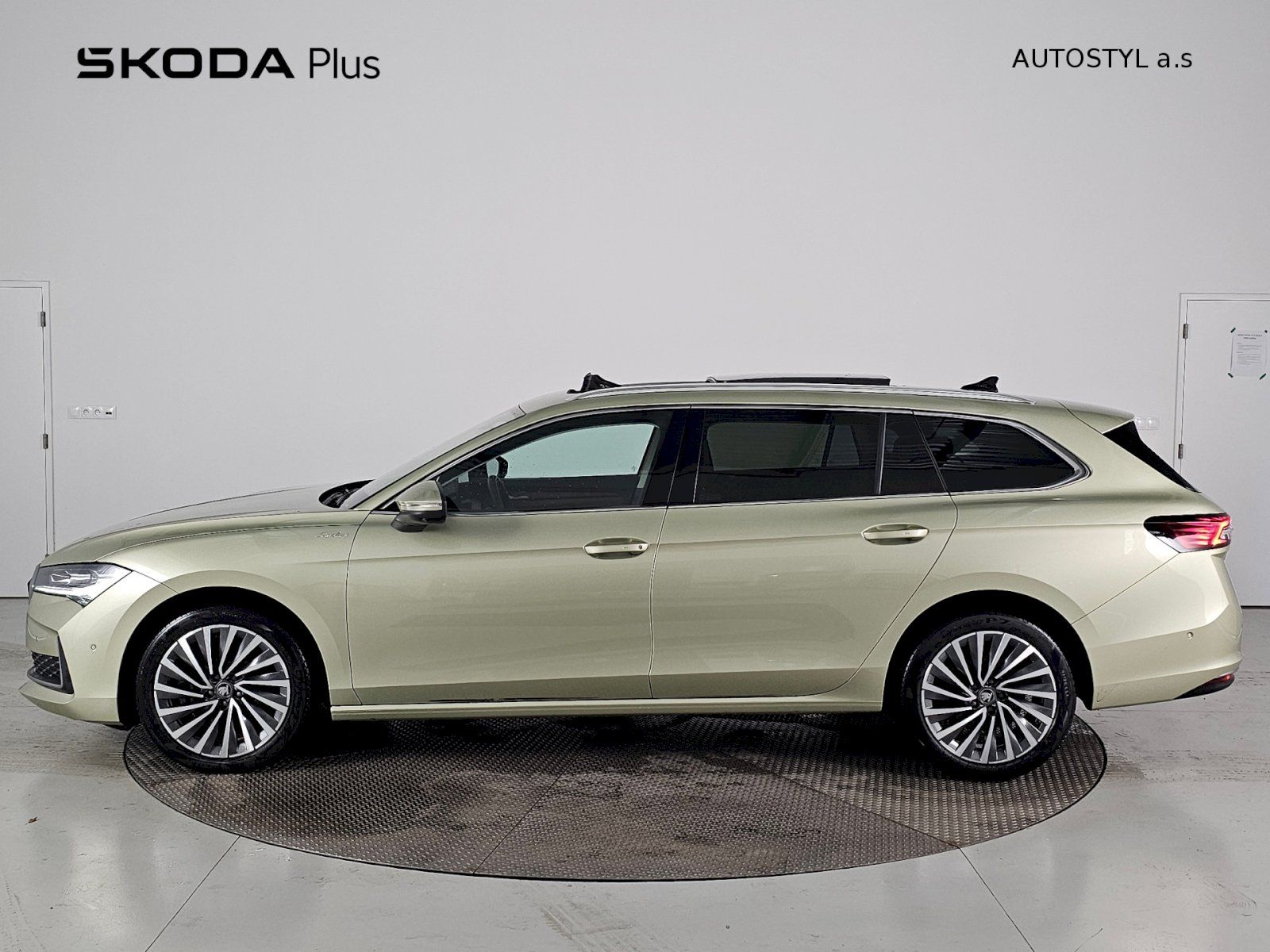 Škoda Superb, Combi 2.0TDI 142kW 4X4 Laurin - fotka 3