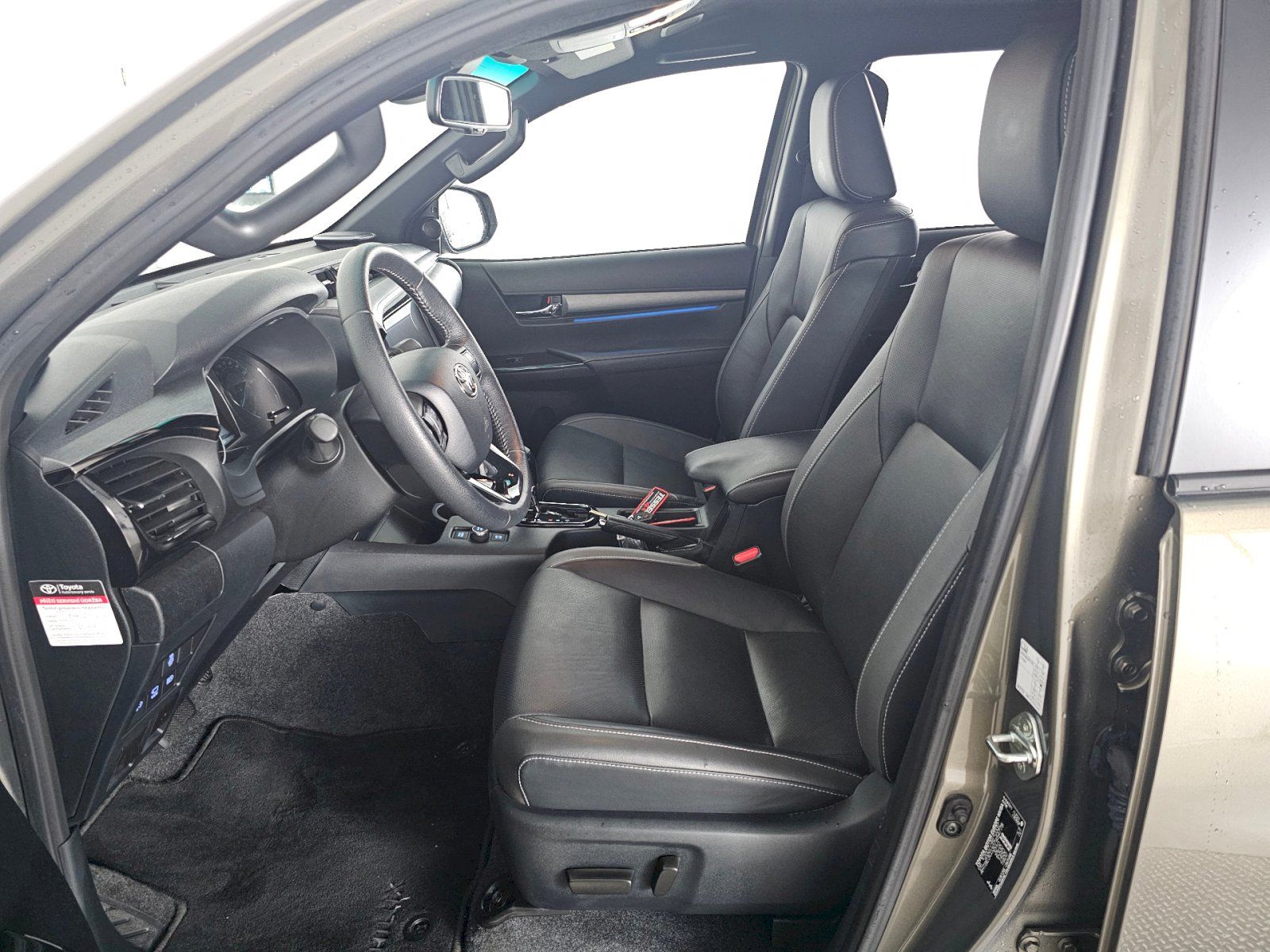 Toyota Hilux, 2.8 D-4D 204k 6AT INVINCIBLE H - fotka 6