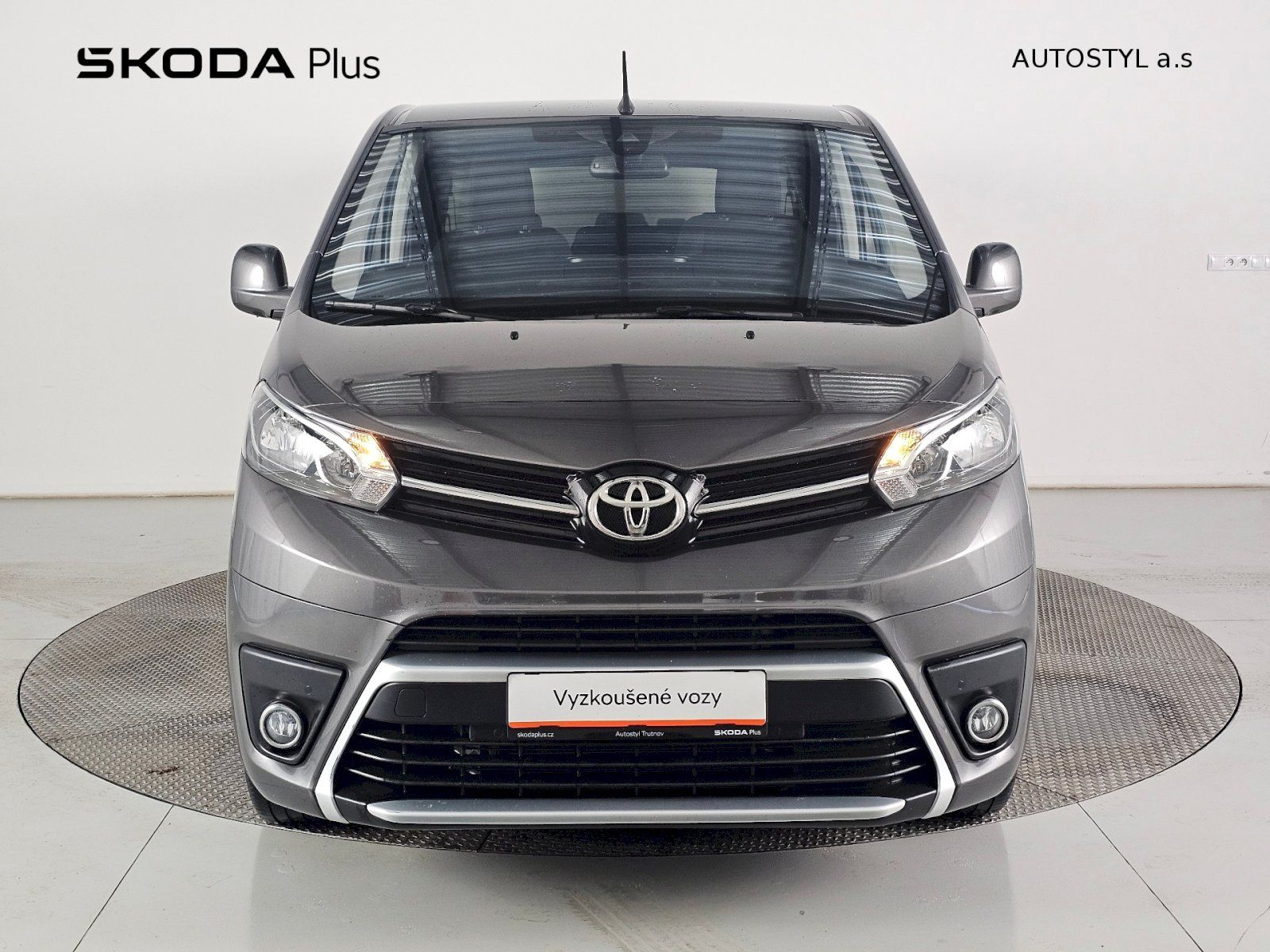 Toyota Proace, 2.0D 180k 8AT Shuttle 8S Busin - fotka 4
