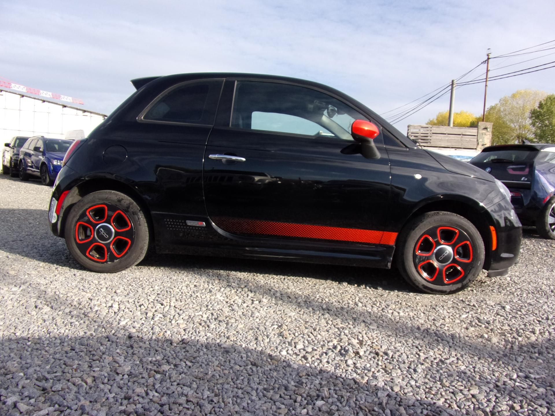 Fiat 500E, 24kWh 83kW SYMPATICKÉ VYBAVENÉ - fotka 4