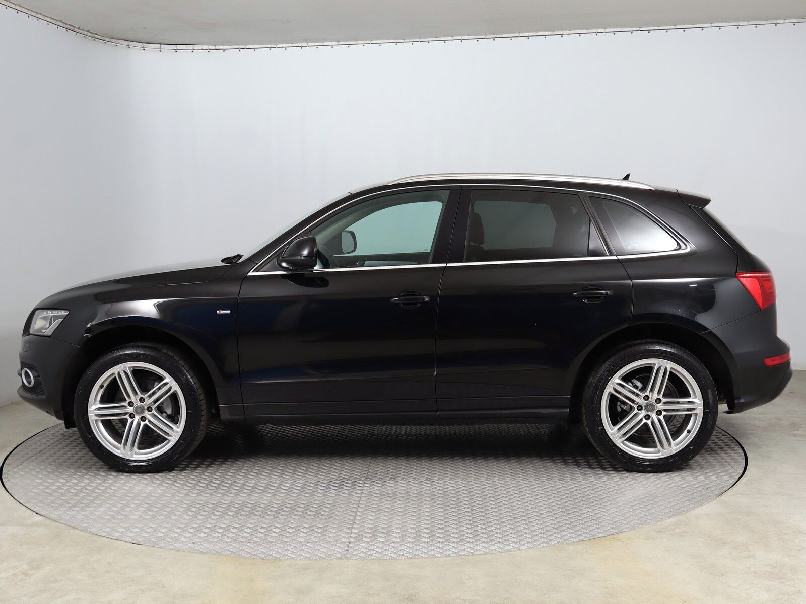 Audi Q5, 2.0 TDI, 4X4, Serv.kniha - fotka 3