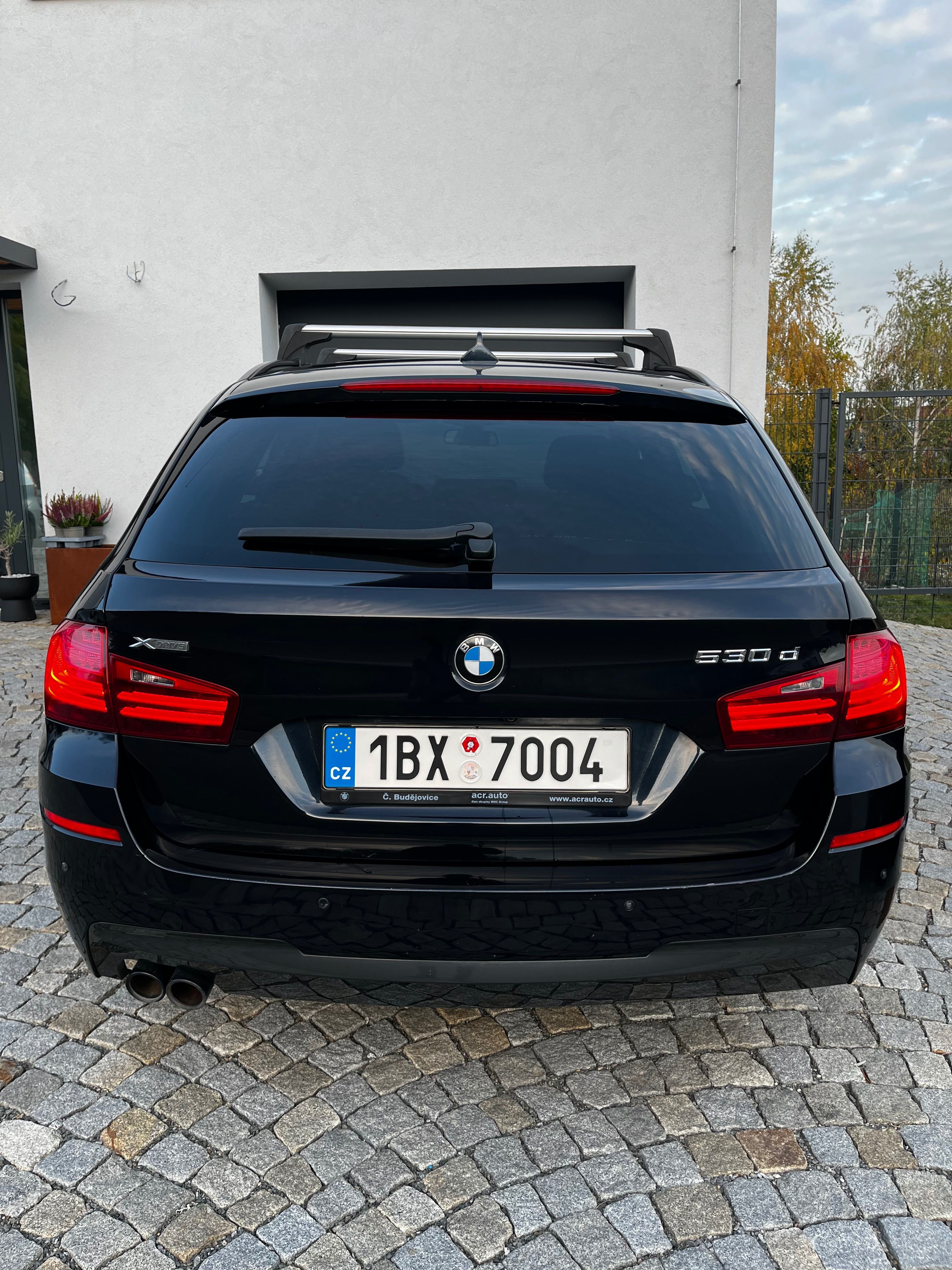 BMW Řada 5, BMW 530 D x-DRIVE M- paket - fotka 3
