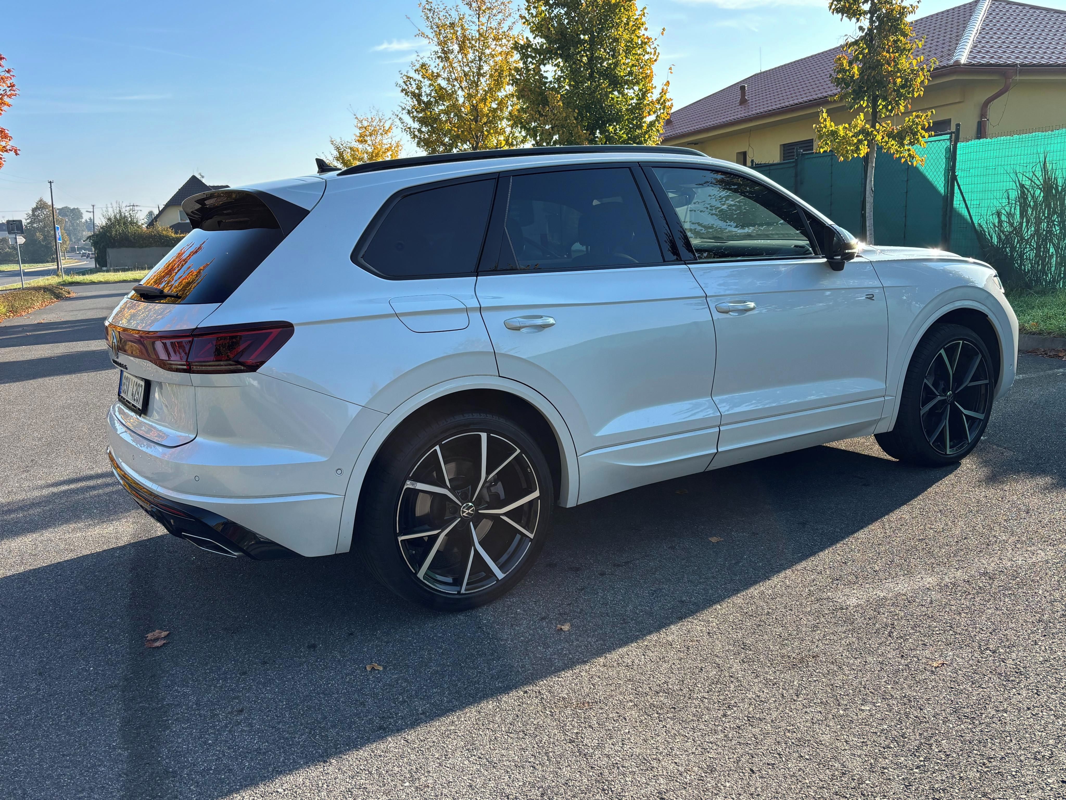 Volkswagen Touareg, 3.0Tsi,R-Line,4X4tažné,nez top - fotka 5