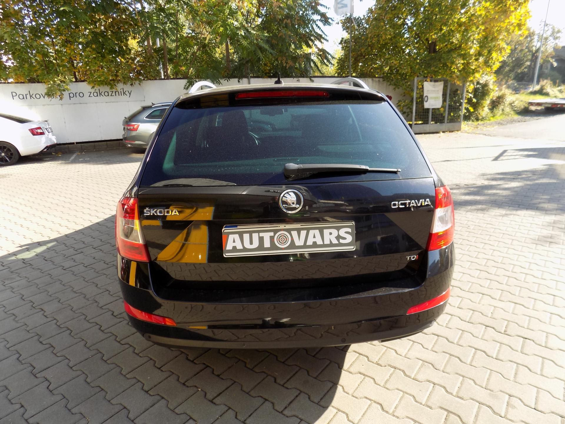 Škoda Octavia, 2.0 TDi DSG - fotka 6