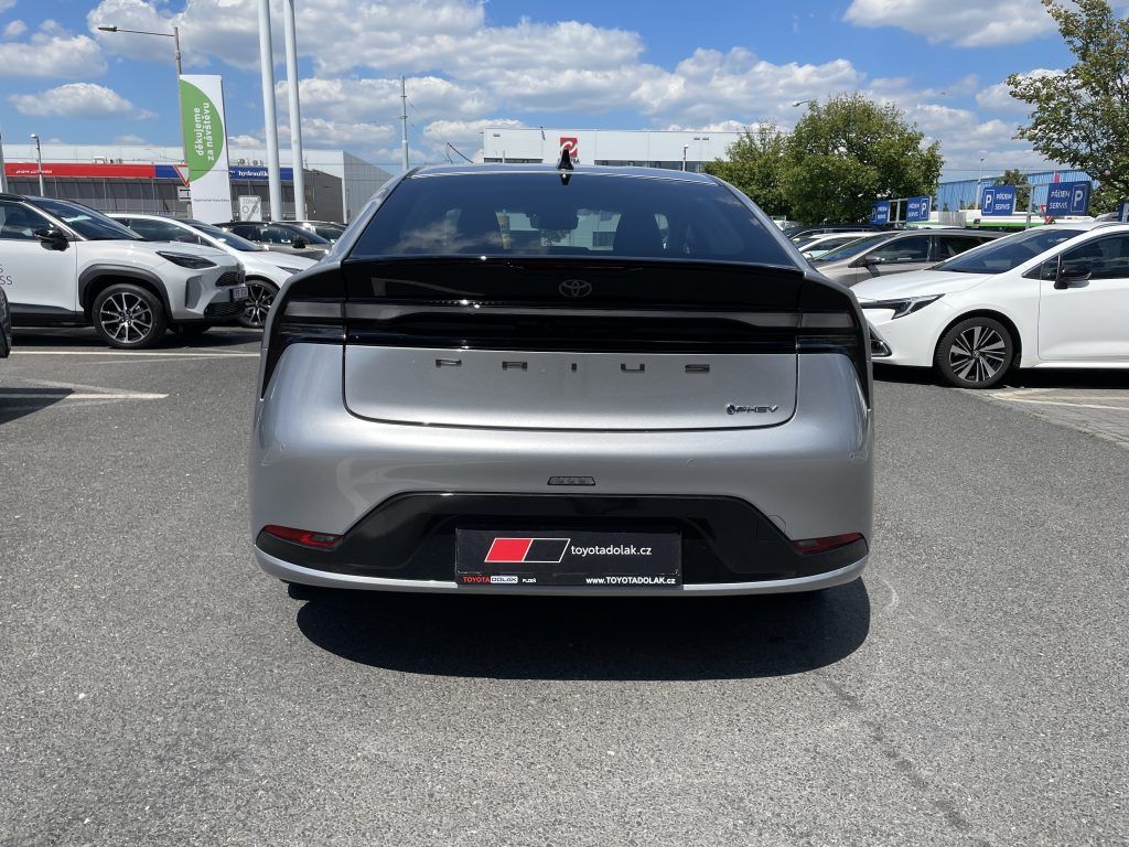 Toyota Prius, 2.0 Plug-in Hybrid Prestige - fotka 4