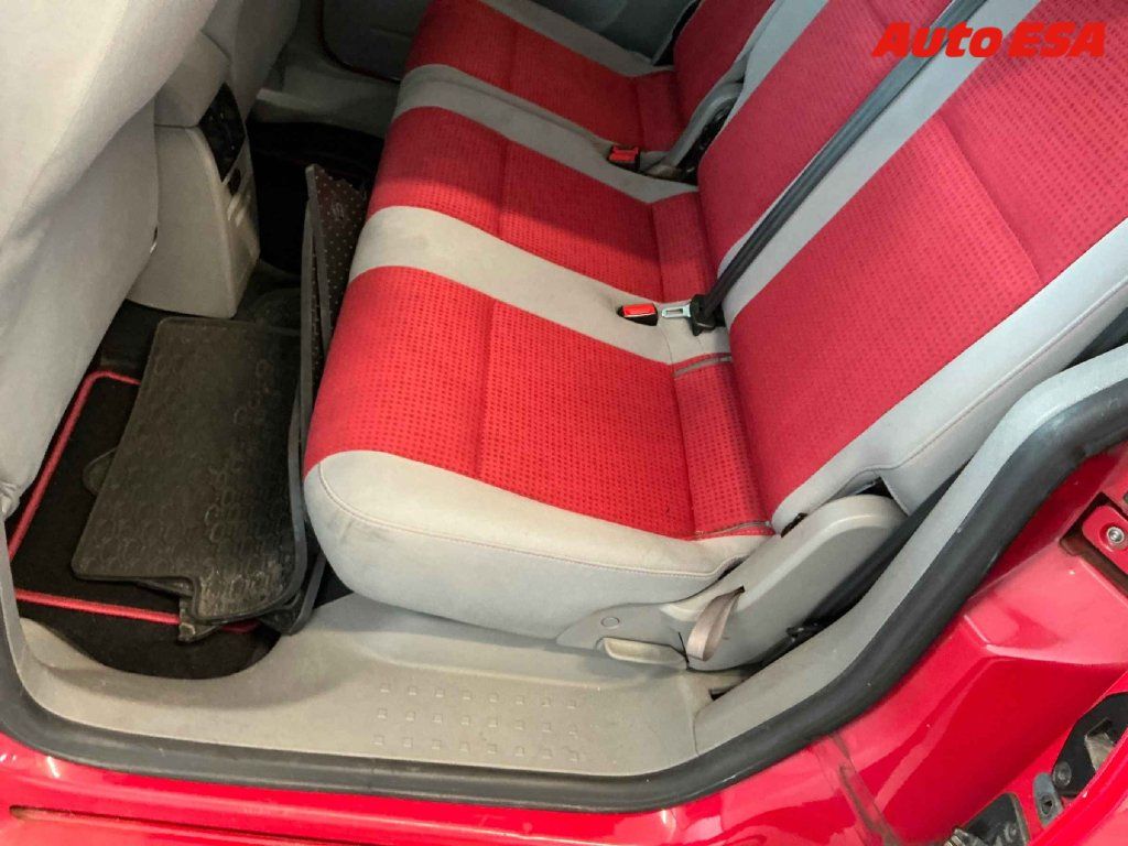 Volkswagen Caddy, 1.4 16V,Life,autoAC - fotka 6