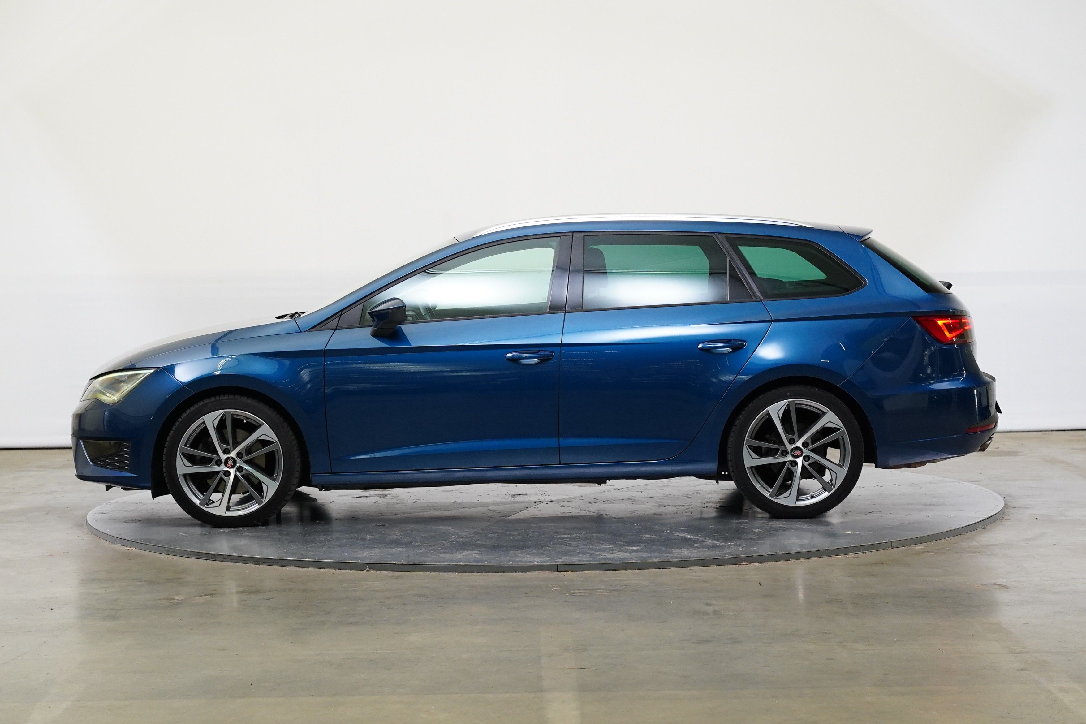 Seat Leon, 2.0 TDI 135 kW FR - fotka 3