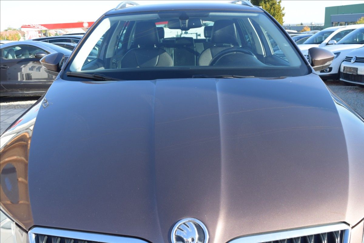 Škoda Octavia, 1,6 TDI 77KW ALU KLIMA NAVI - fotka 3
