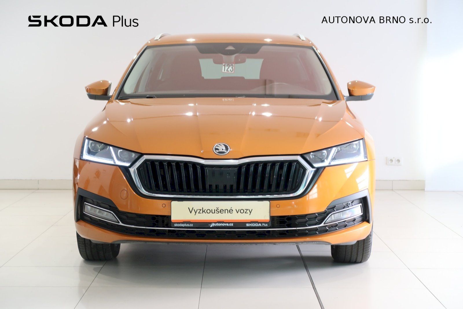 Škoda Octavia, Combi 2.0 TDI 110kW Style PLUS - fotka 4