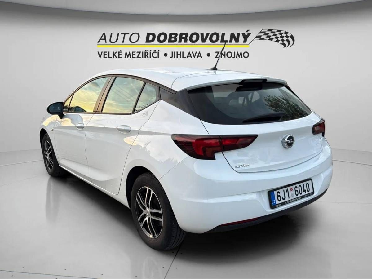 Opel Astra, Edition HB 1.4i MT6 (74kW/100k - fotka 5