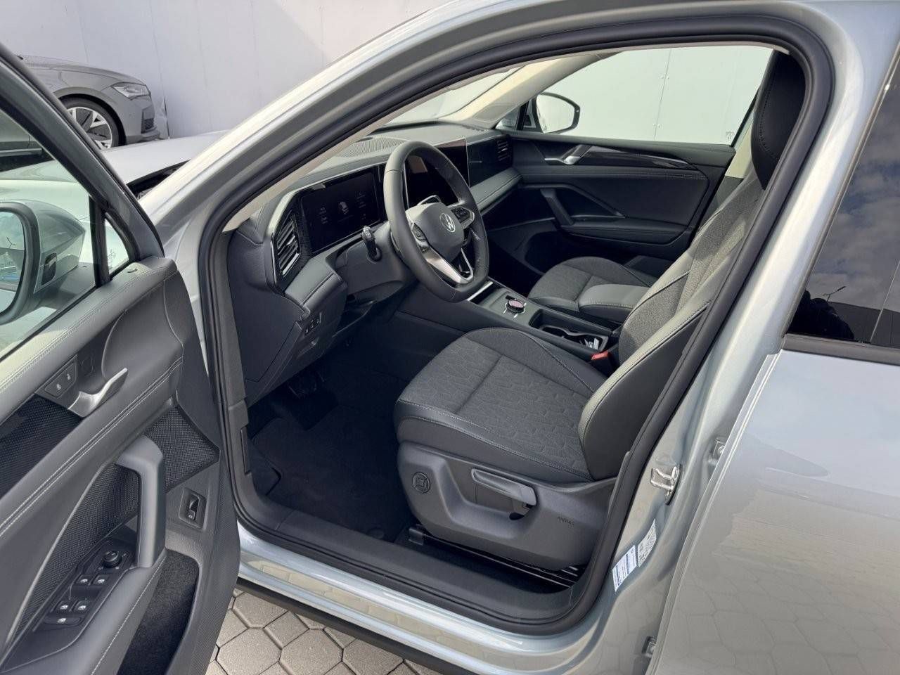 Volkswagen Tiguan, People 7DSG mHEV 1,5eTSI - fotka 5