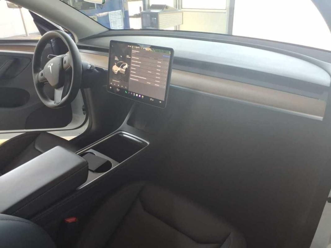 Tesla Model Y, LONG RANGE DUAL MOTOR 95,0% - fotka 4