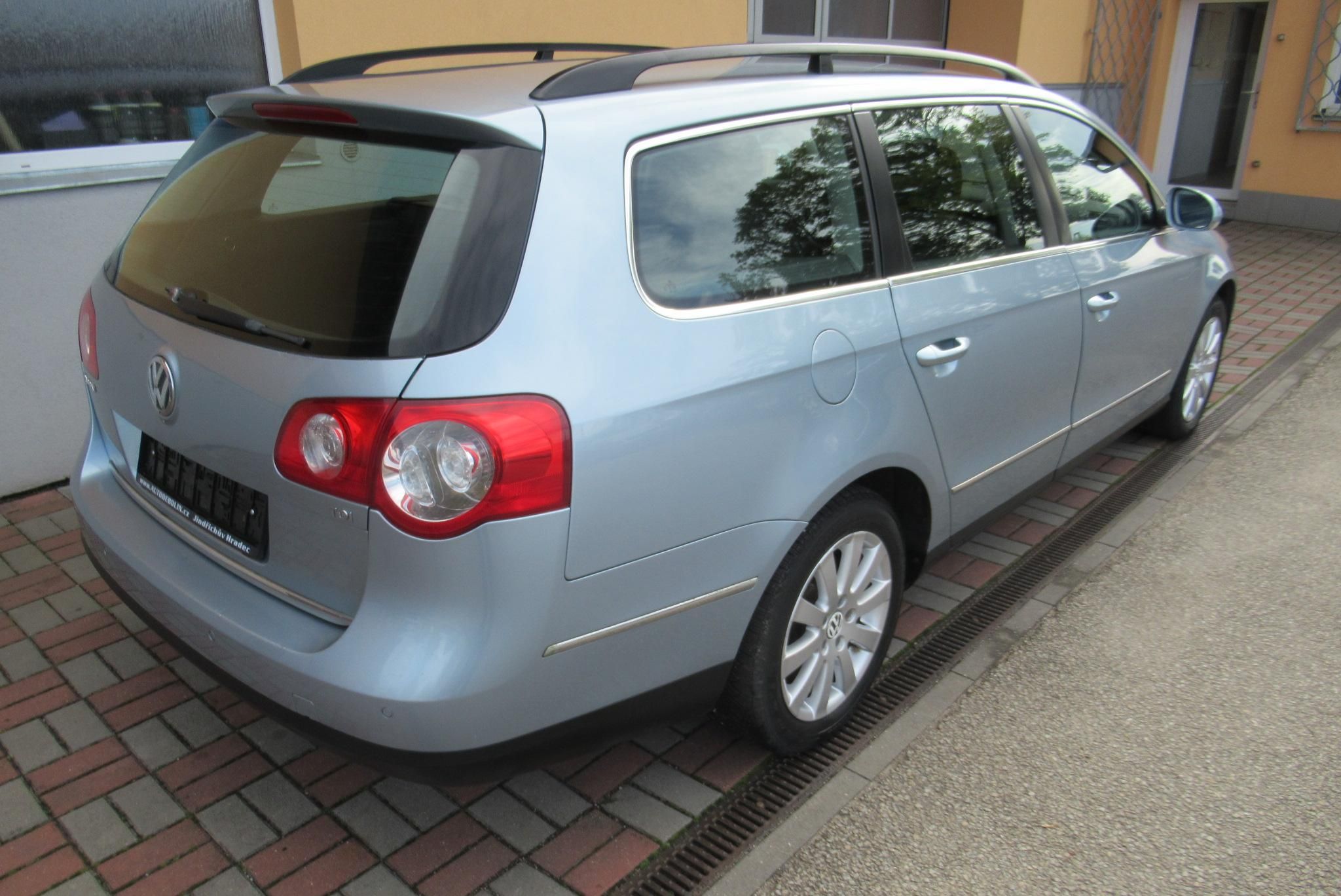 Volkswagen Passat, 1.9 TDi AUT. KLIMA - fotka 2