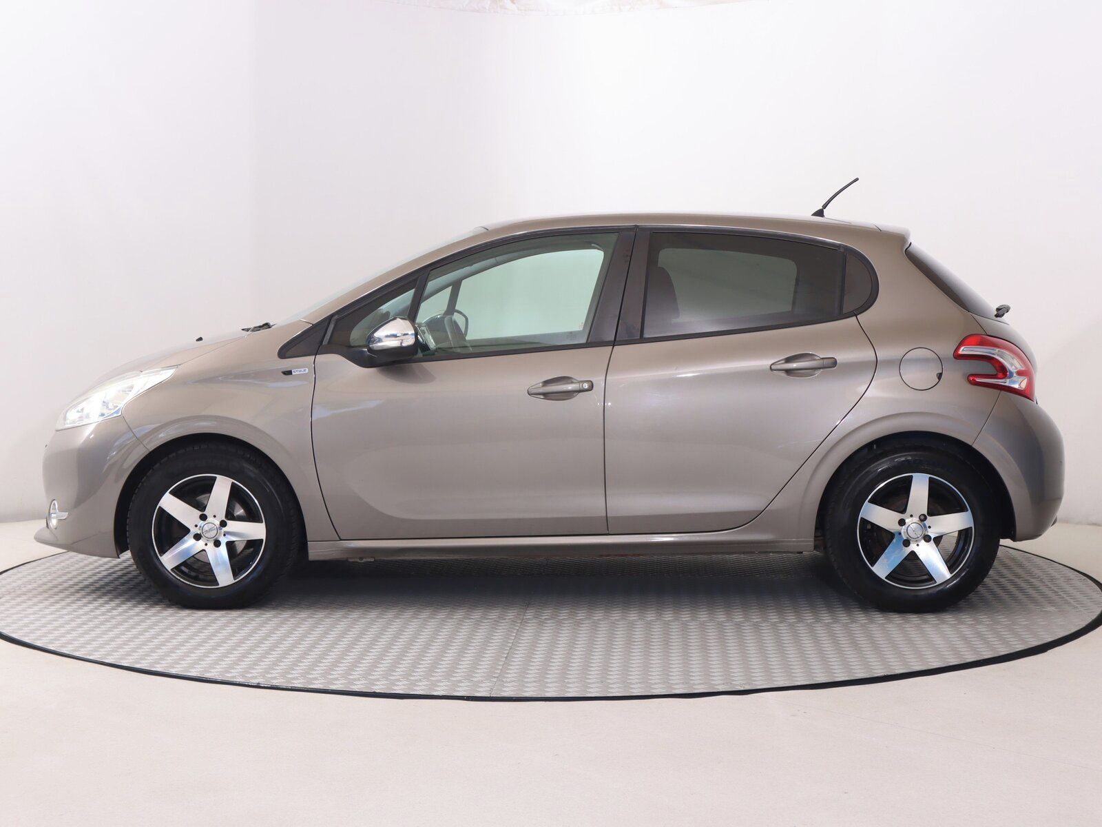 Peugeot 208, 1.2 PureTech, Serv.kniha - fotka 3