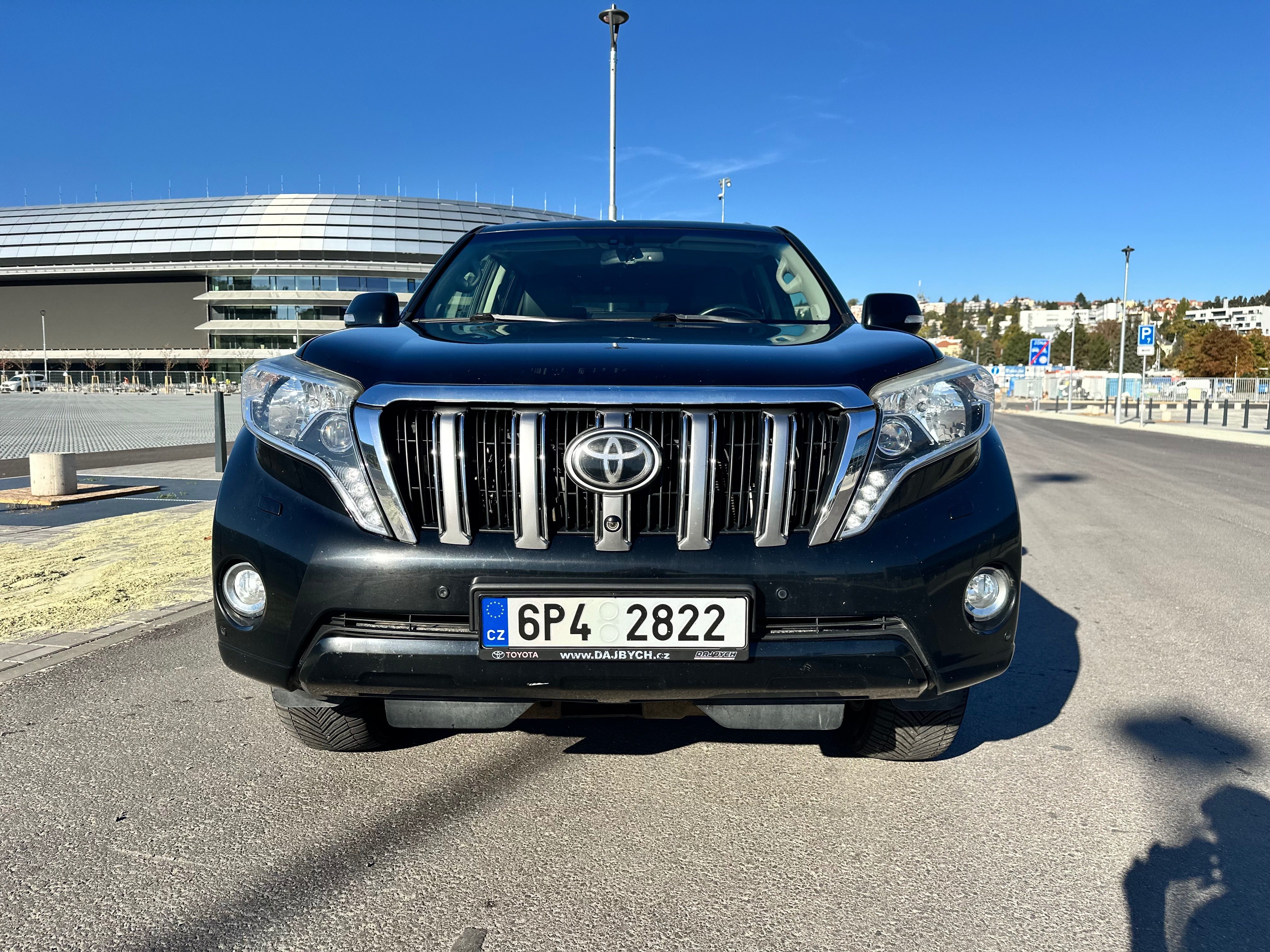 Toyota Land Cruiser 150, 3.0 D-4D, s vestavbou na spaní - fotka 4