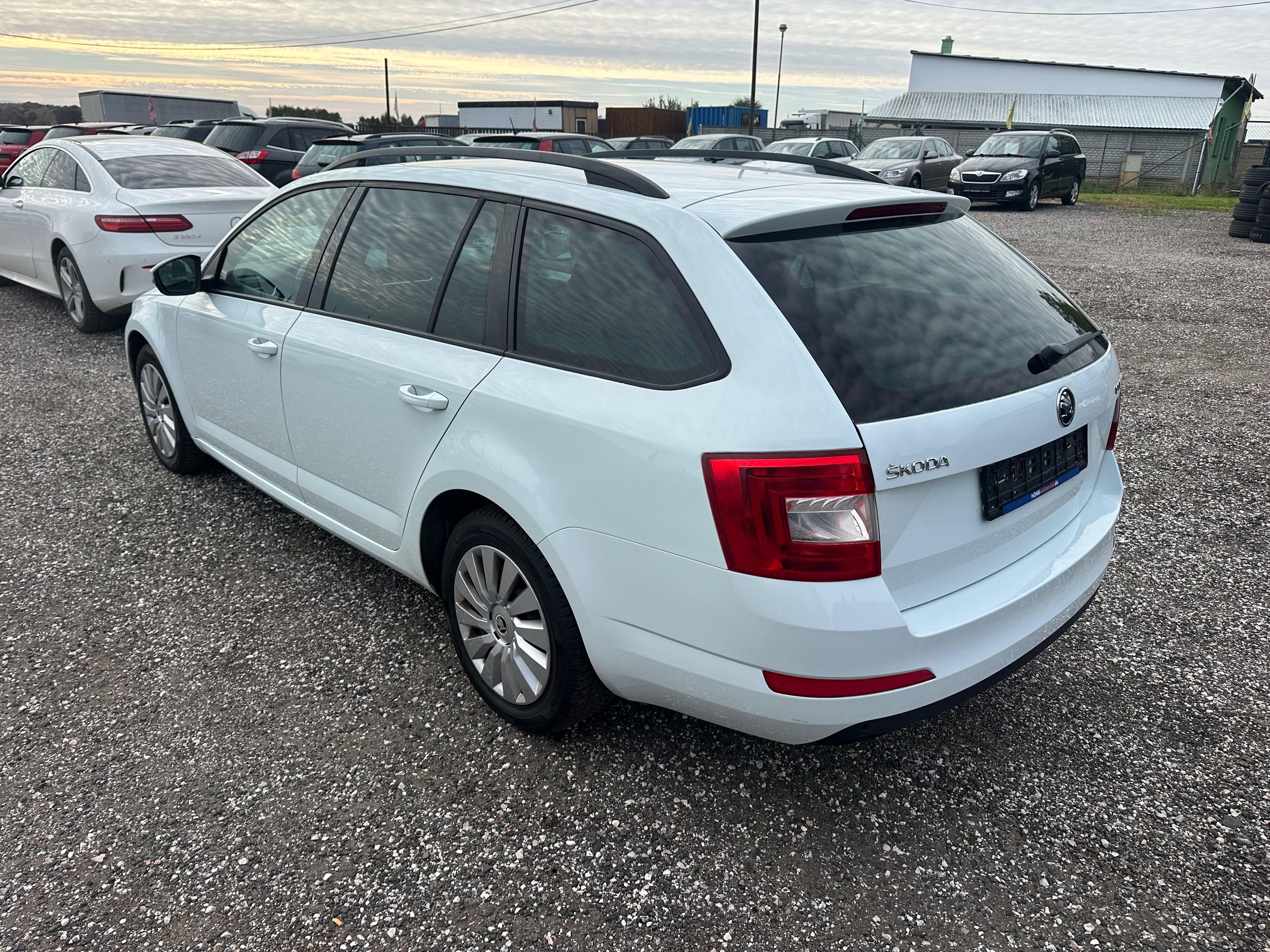 Škoda Octavia, COMBI-1.2TSI-77KW-6KVALT - fotka 4