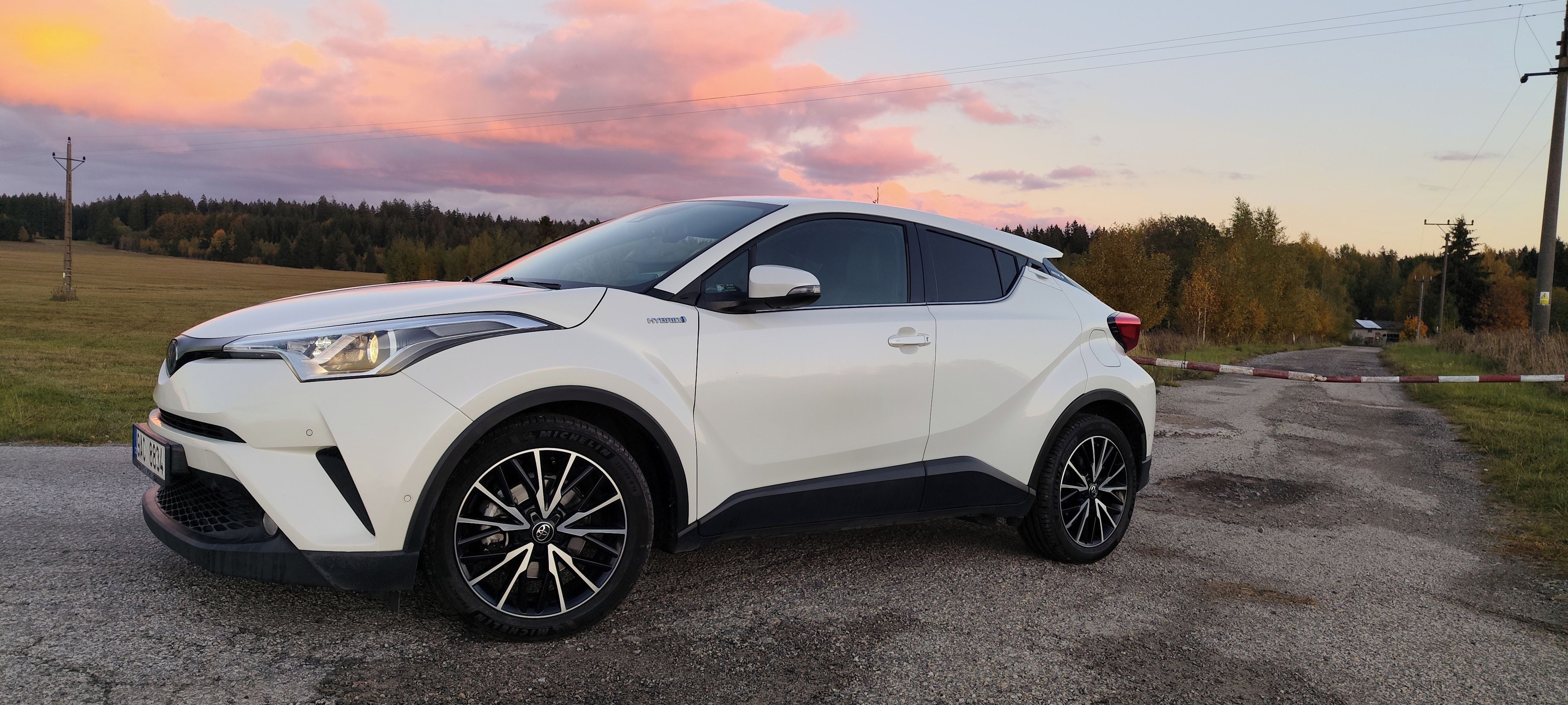 Toyota C-HR, Toyota C-HR 1.8 Hybrid HEV - fotka 2