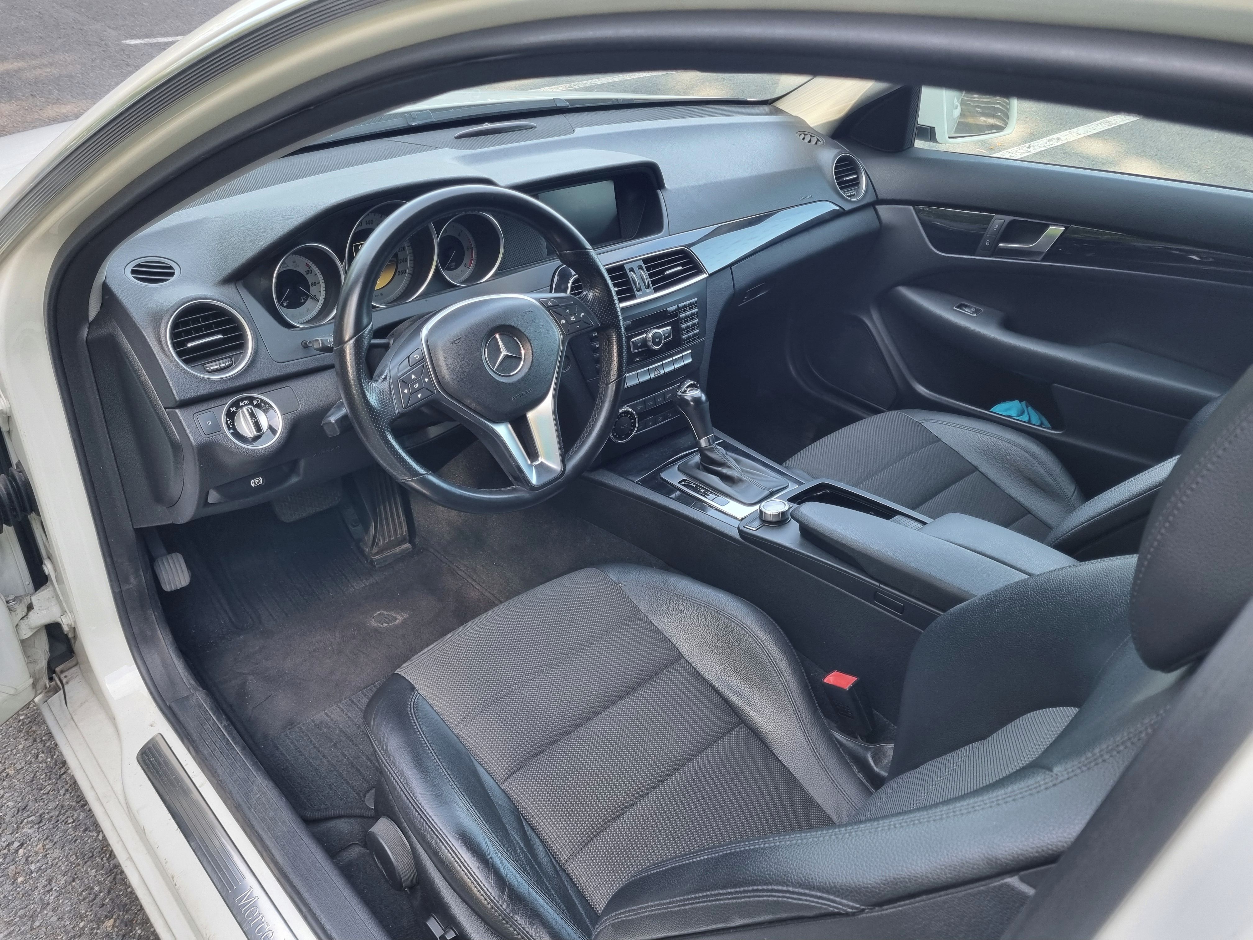 Mercedes-Benz Třídy C, Mercedes Benz W204 C 220 CDI - fotka 6