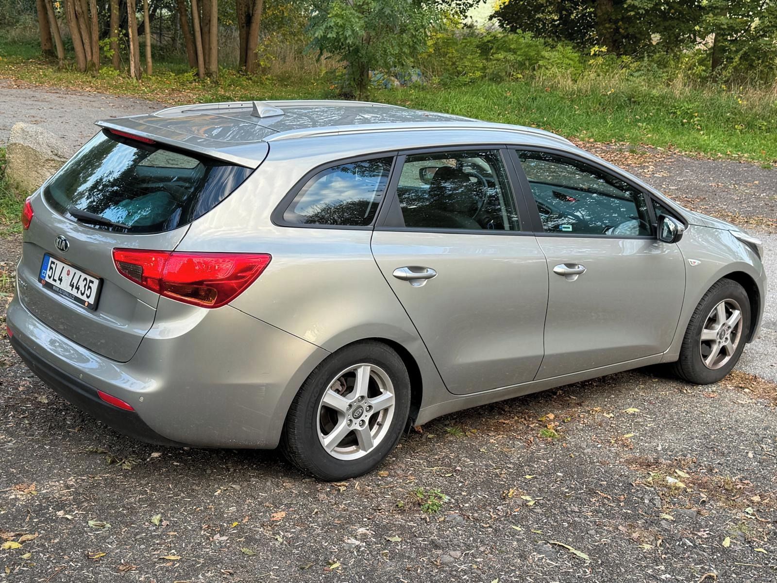 Kia Cee´d, SW 1,6GDi 1.Maj serviska - fotka 5