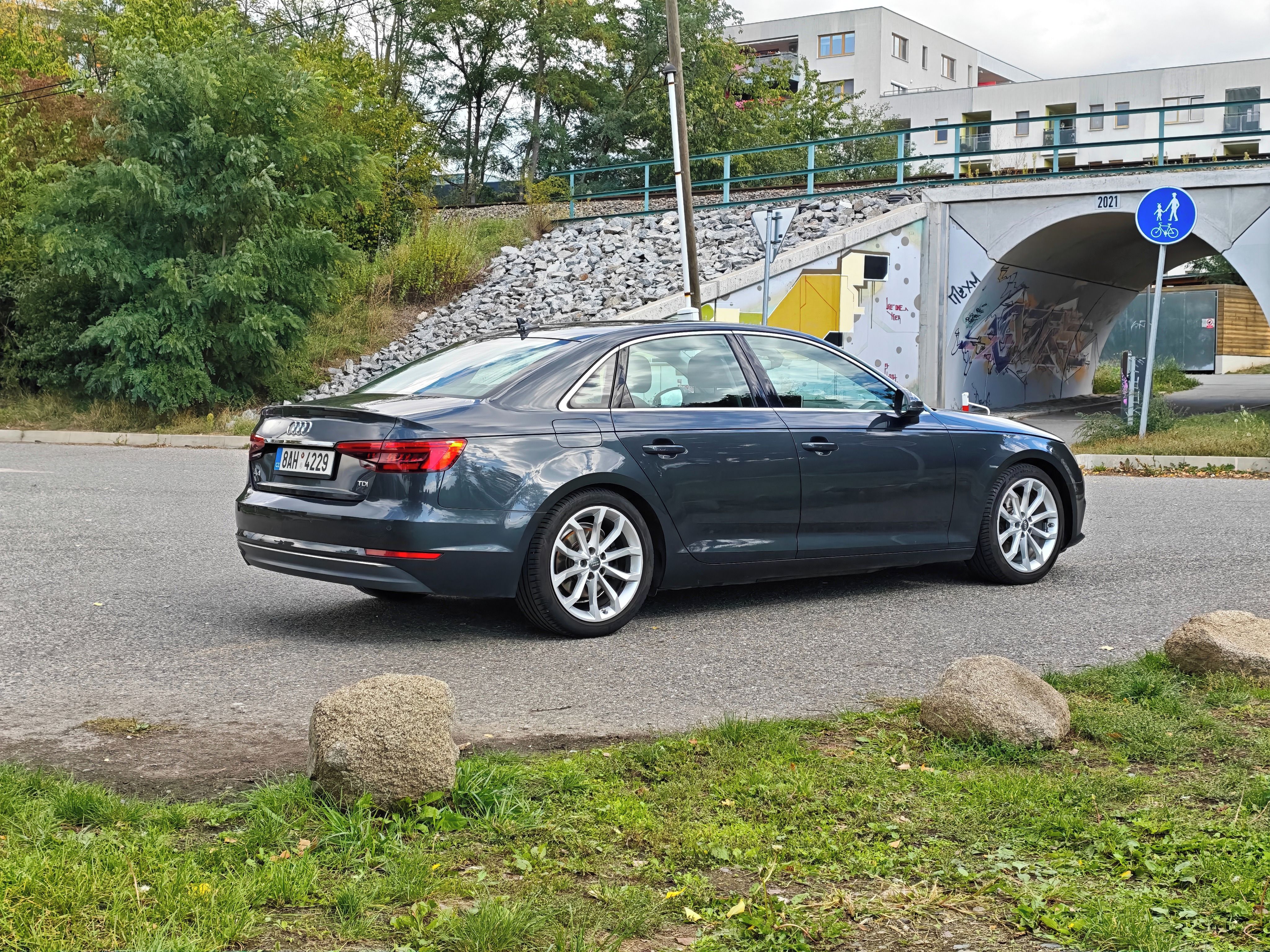 Audi A4, 2,0 TDI 110kW Sedan - B9 - fotka 6