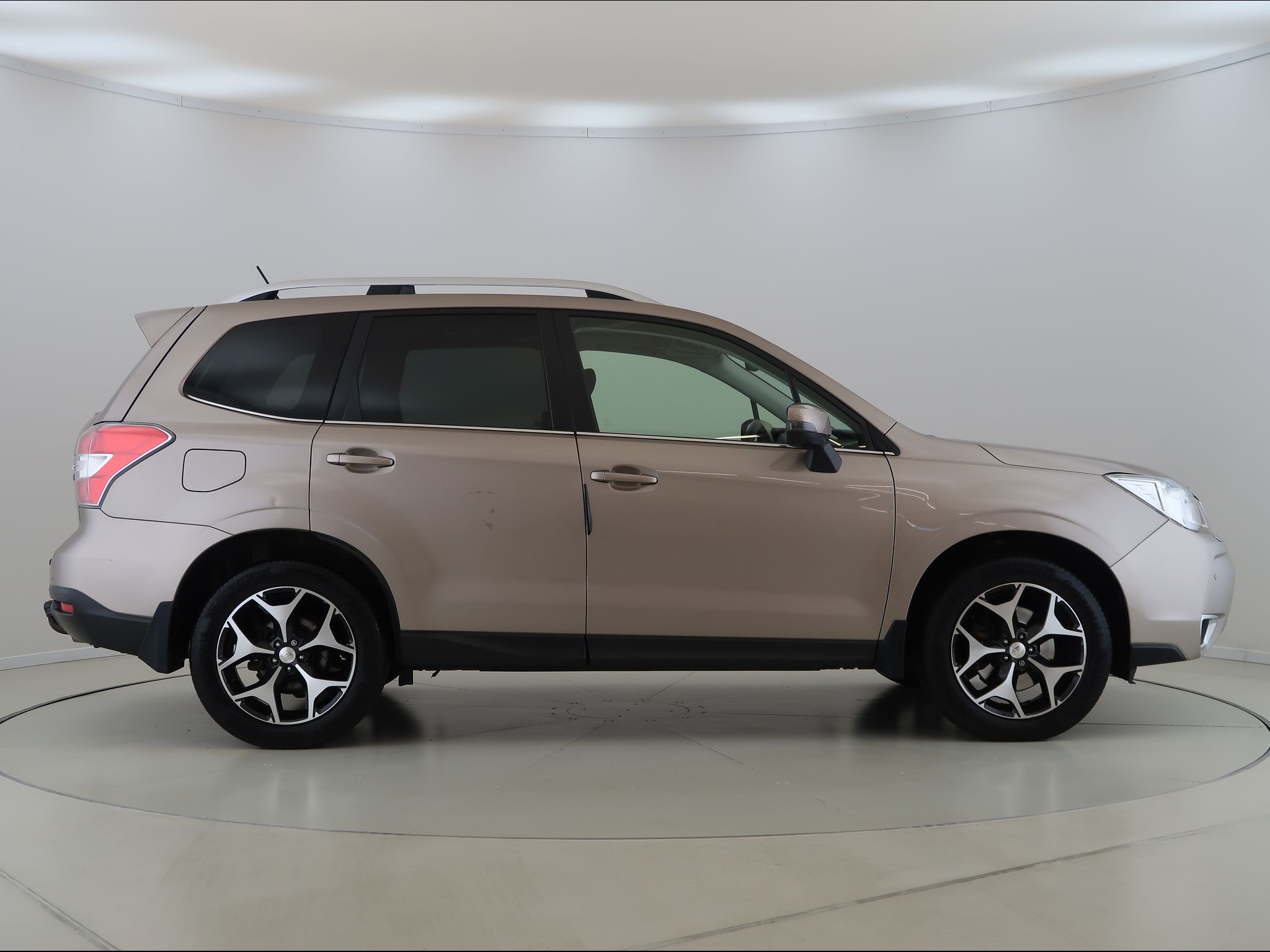 Subaru Forester, 2.0,177KW,Automat,4X4,CZ,1Maj - fotka 4