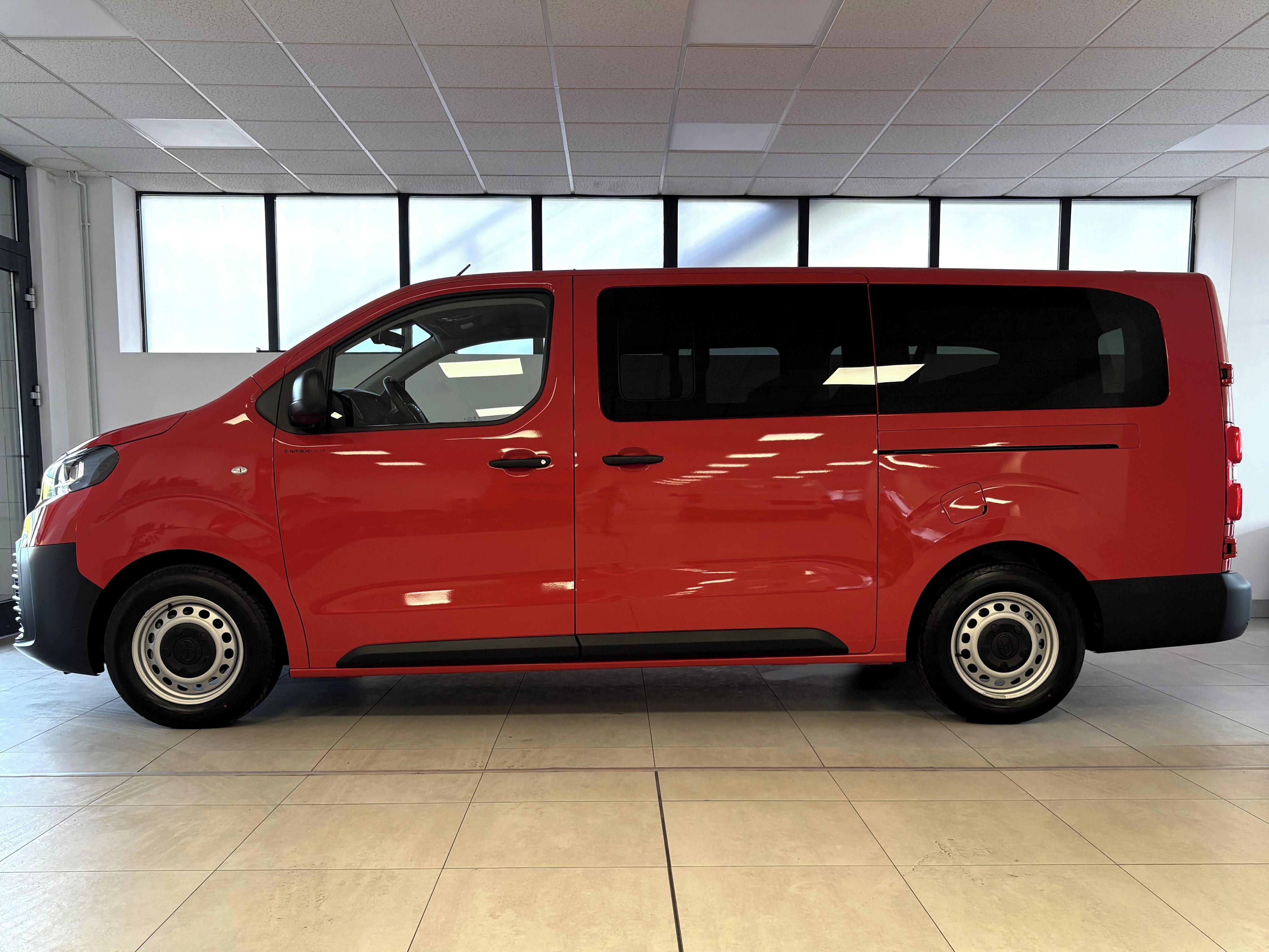 Toyota Proace Verso, Combi, 2.0D, L2, 8S, 6 MT - fotka 3