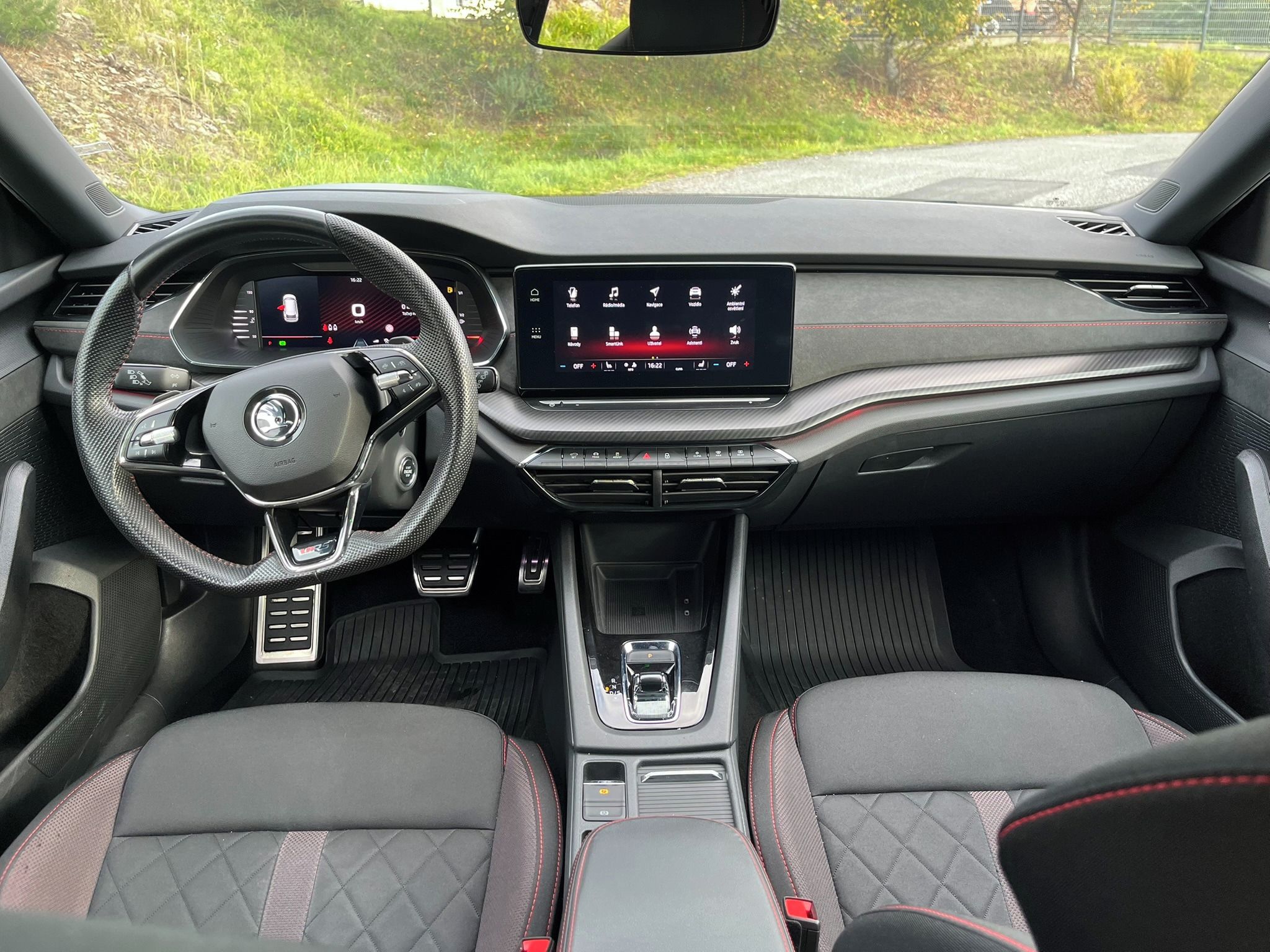 Škoda Octavia, IV RS 2.0TDi DSG FULL SERVIS - fotka 6